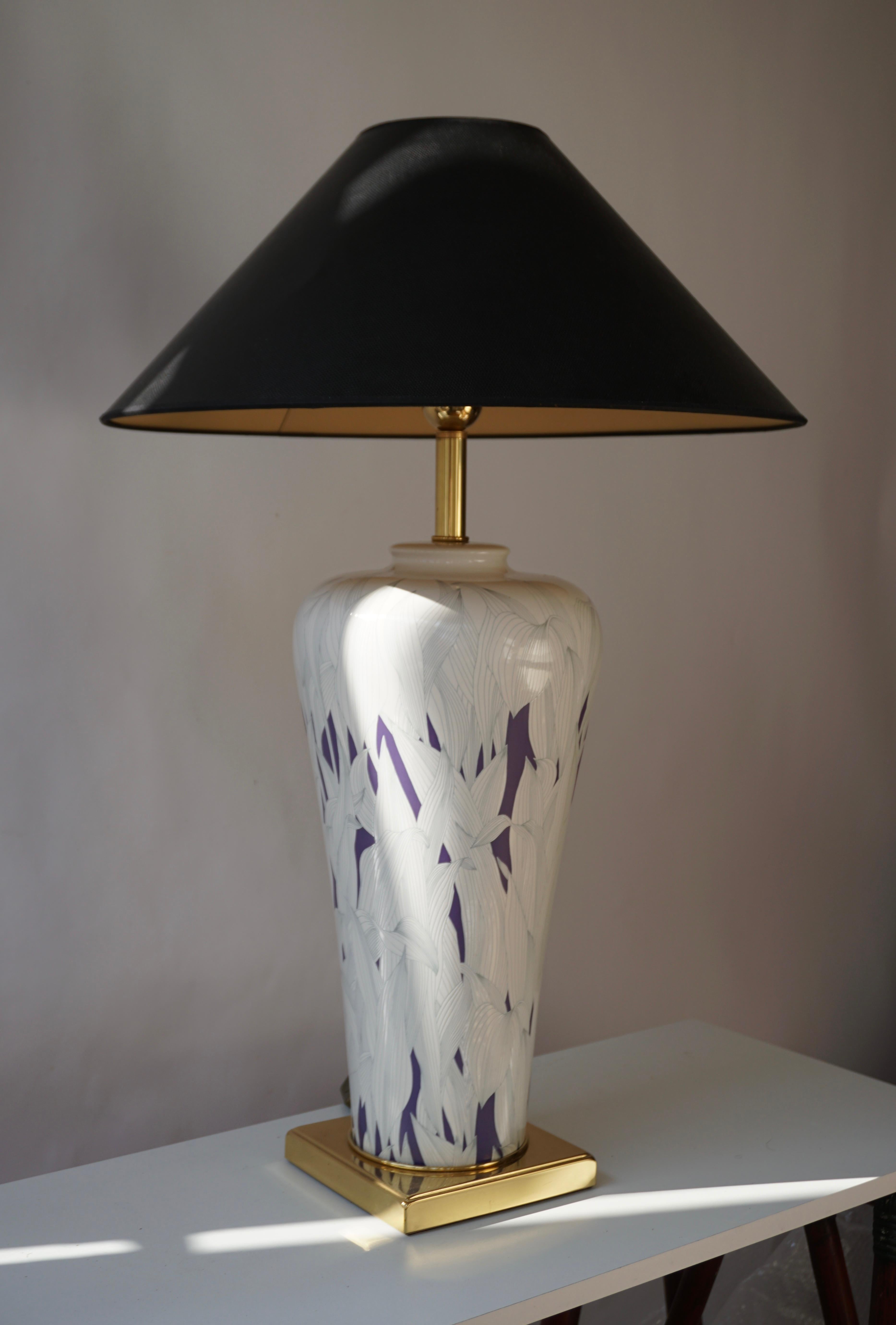 Laiton Grande lampe de table italienne de style Hollywood Regency en laiton et céramique:: 1970 en vente