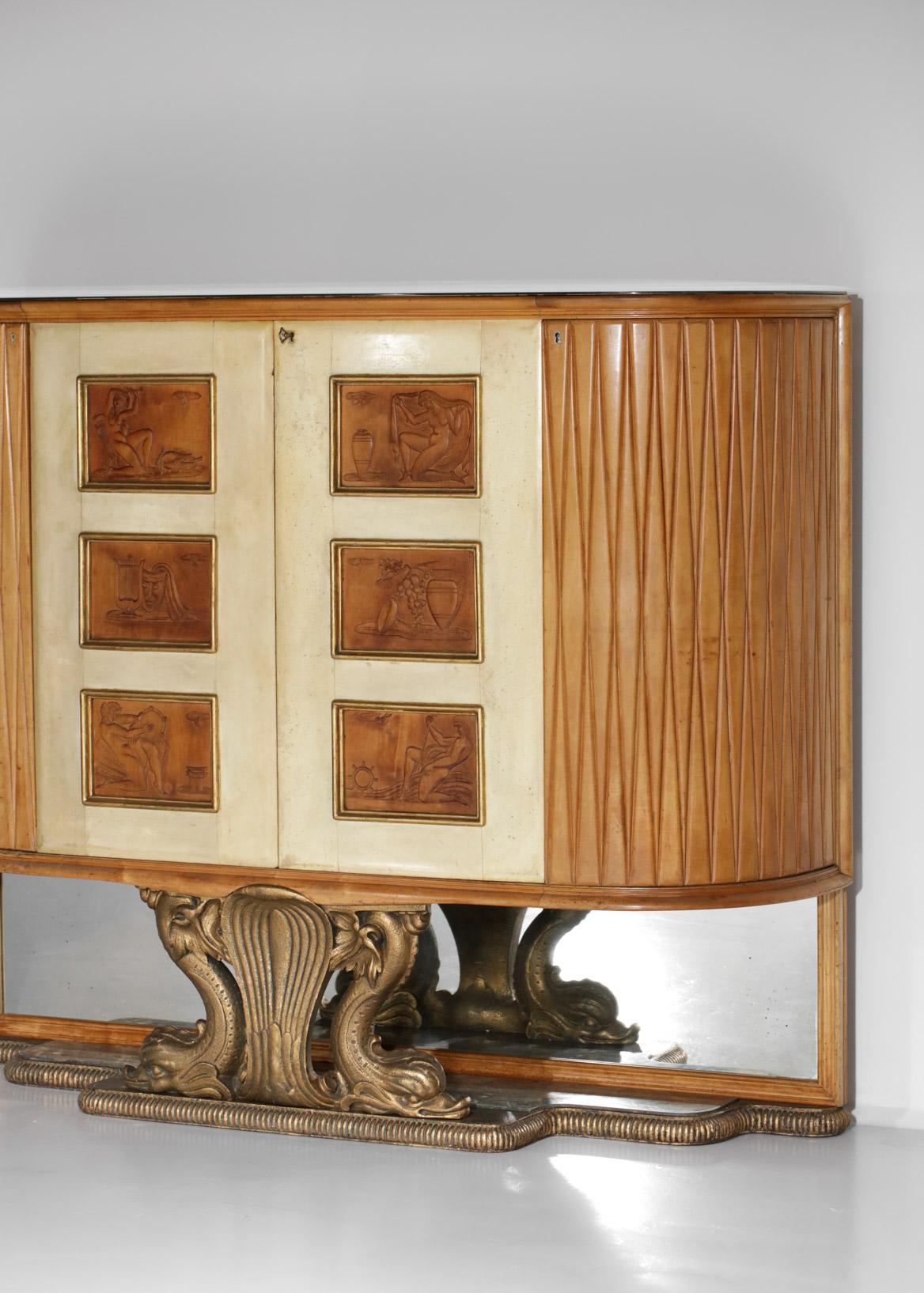 Large Italian Bar Furniture by Osvaldo Borsani in Wood and Parchment 1940, E379 In Good Condition In Lyon, FR