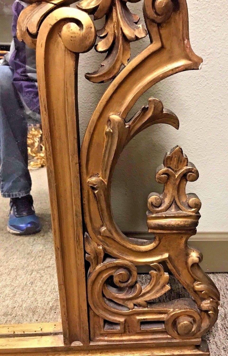 Large Italian Baroque Giltwood Mirror 1
