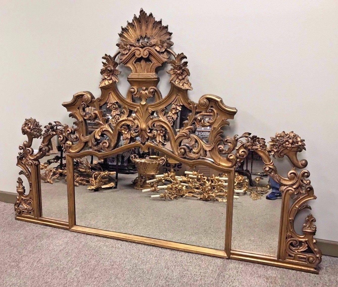 Large Italian Baroque Giltwood Mirror 3