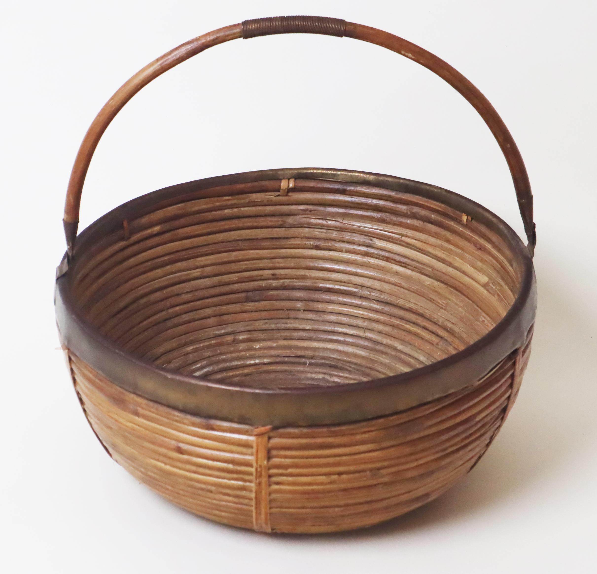 Großer italienischer Korb aus Messing und Rattan, 1960er Jahre im Zustand „Gut“ im Angebot in Hannover, DE