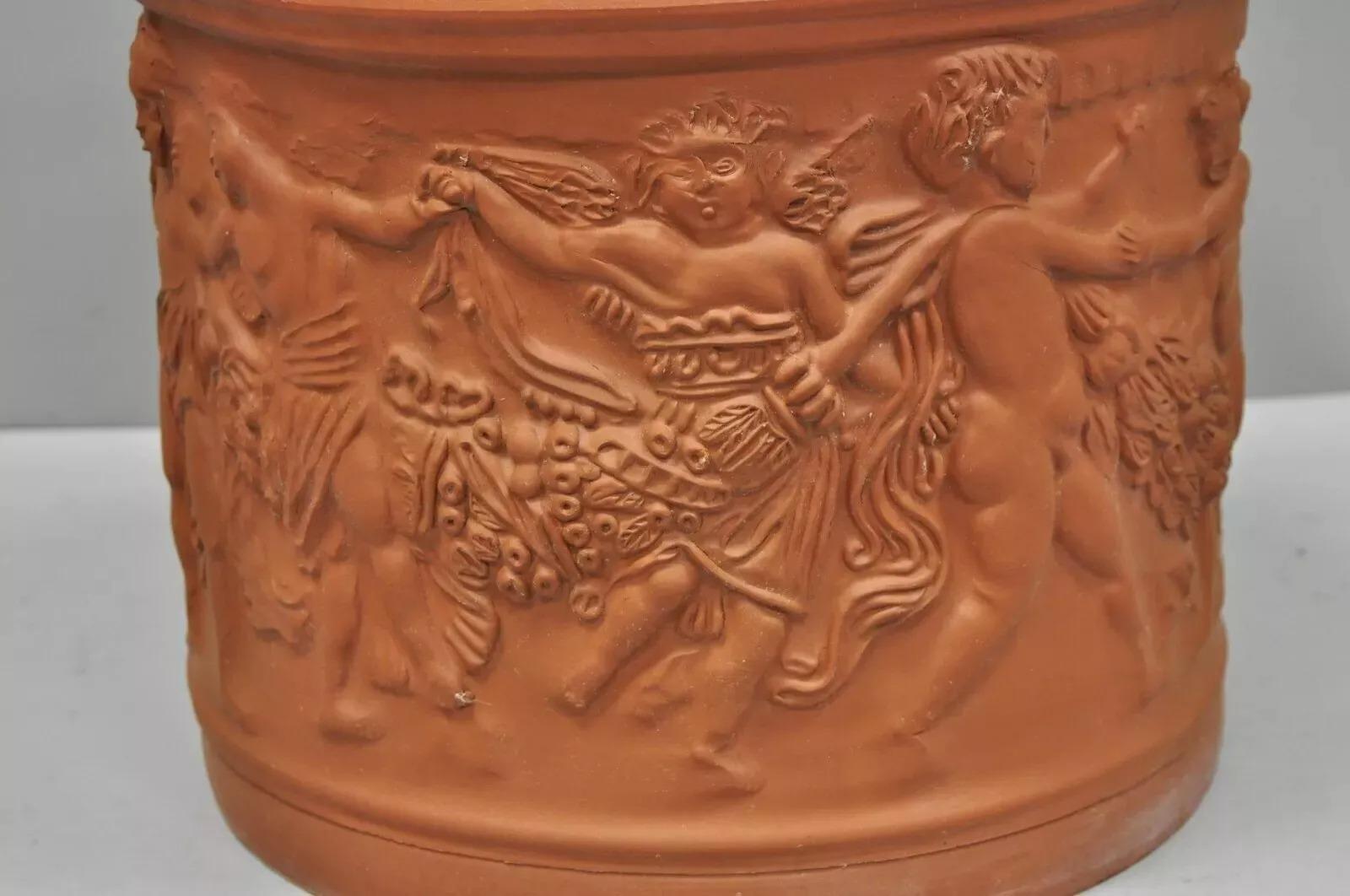 Gran maceta italiana Bitossi de terracota roja Jardinera Putti Querubín Neoclásico en venta