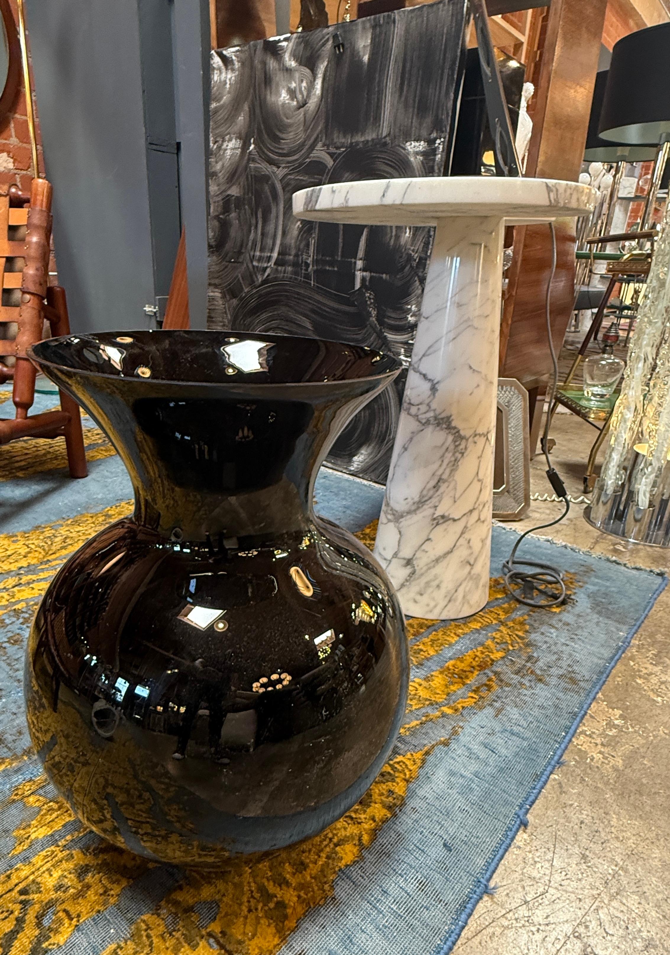 Große italienische Vase aus schwarzem Muranoglas (Italienisch) im Angebot