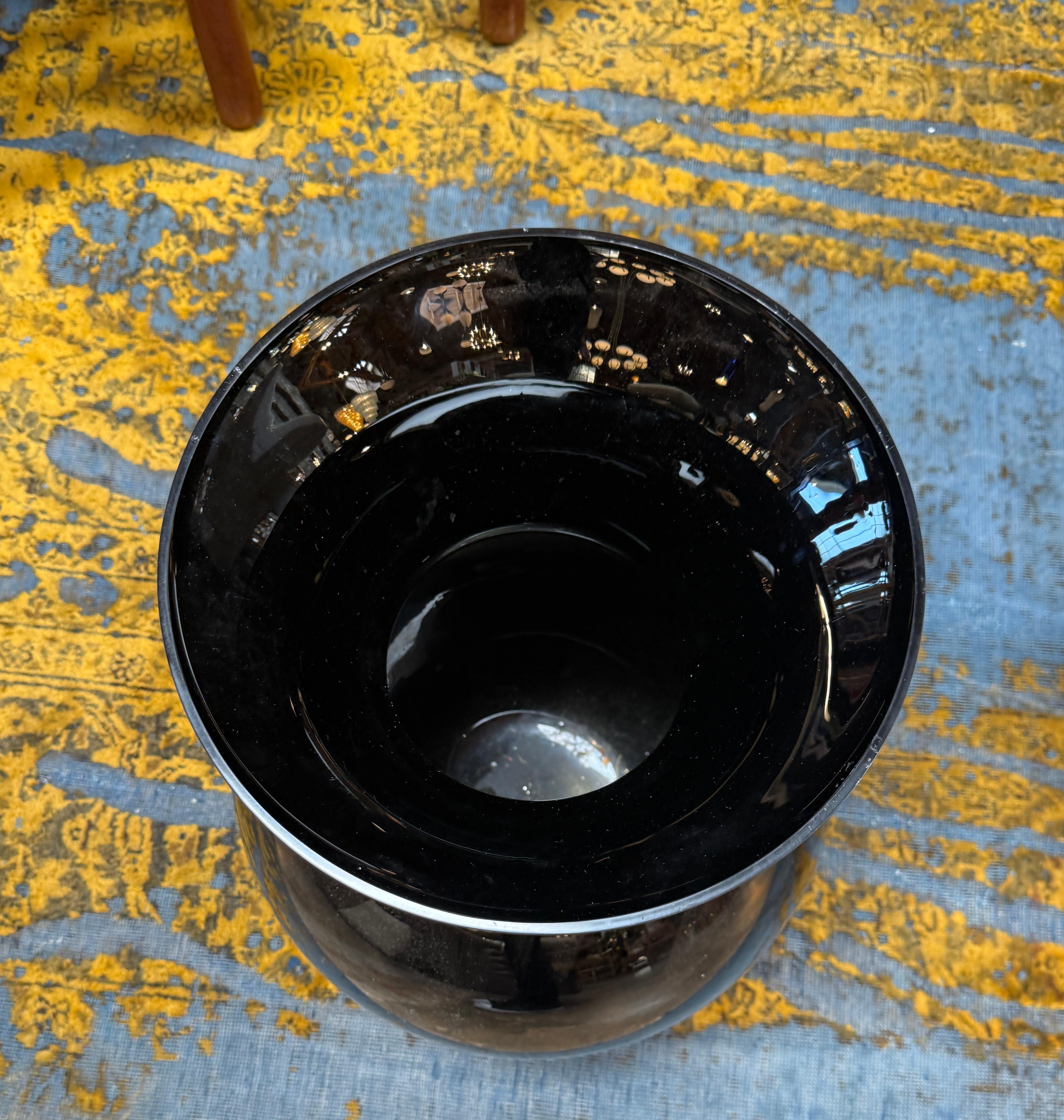 Große italienische Vase aus schwarzem Muranoglas im Angebot 1