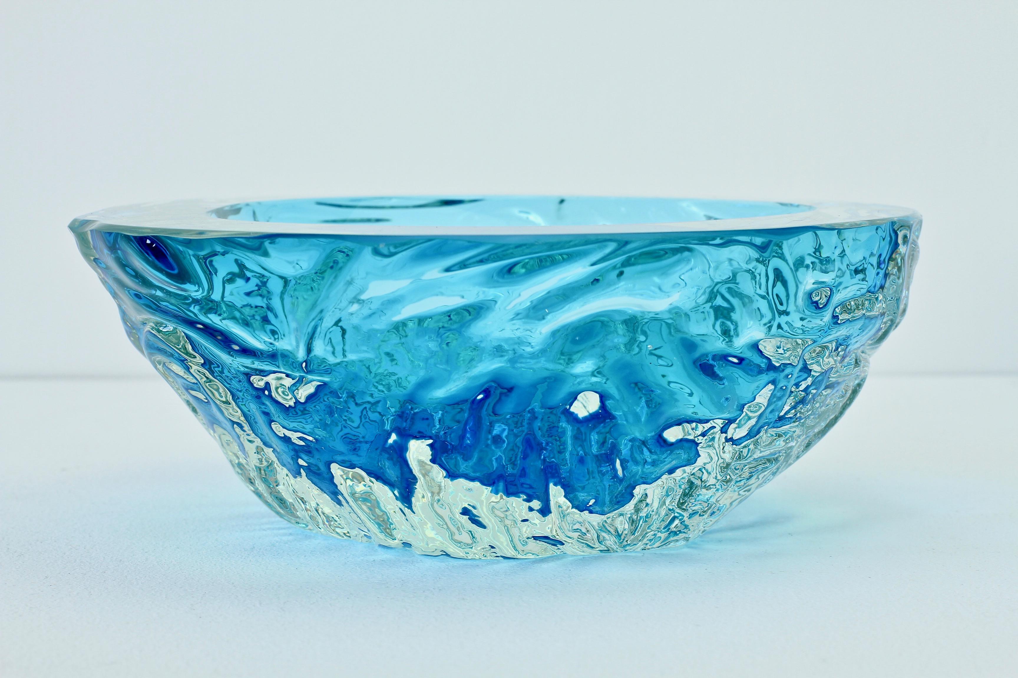 Große große italienische blaue „Sommerso“-Schale aus Muranoglas, Maurizio Albarelli zugeschrieben im Zustand „Gut“ in Landau an der Isar, Bayern