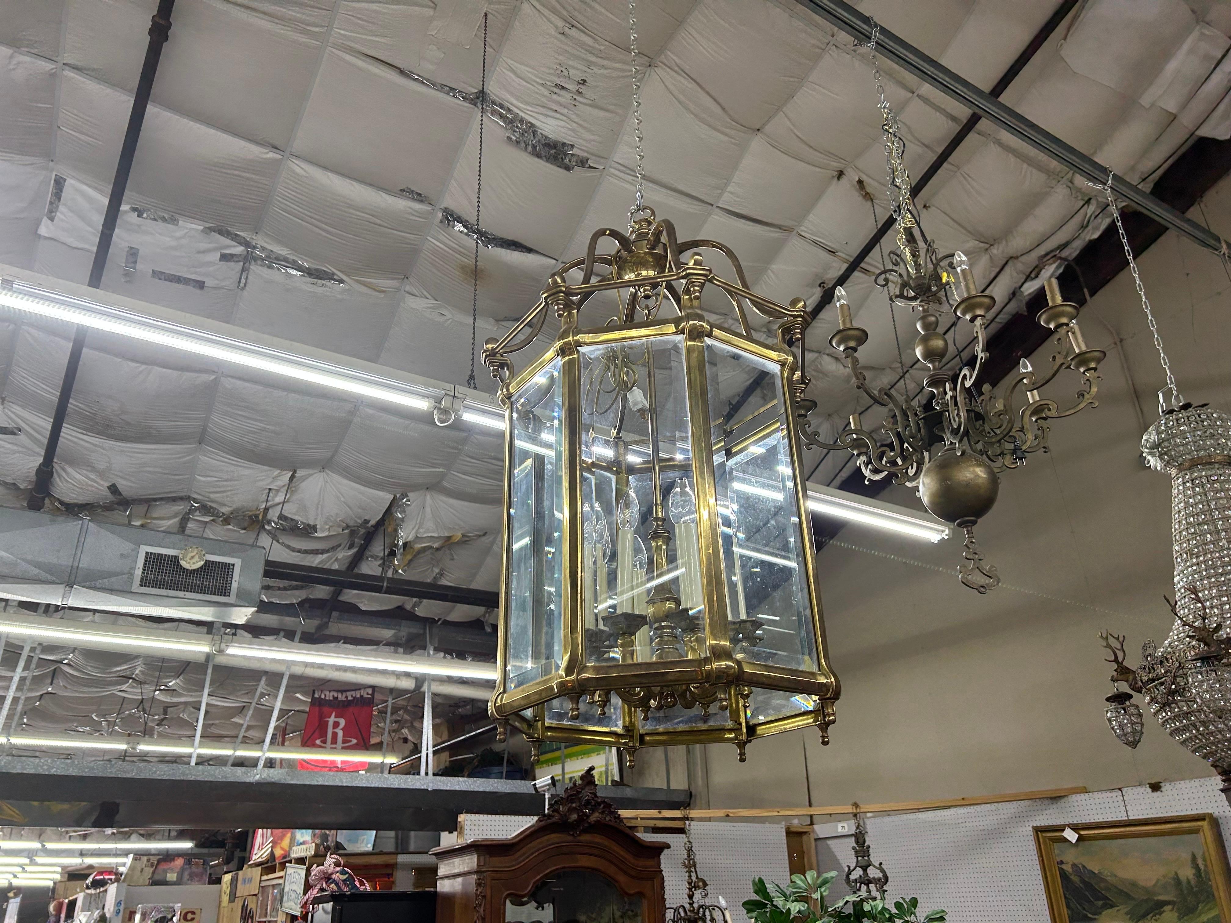 Grande lanterne italienne en laiton et verre en vente 3