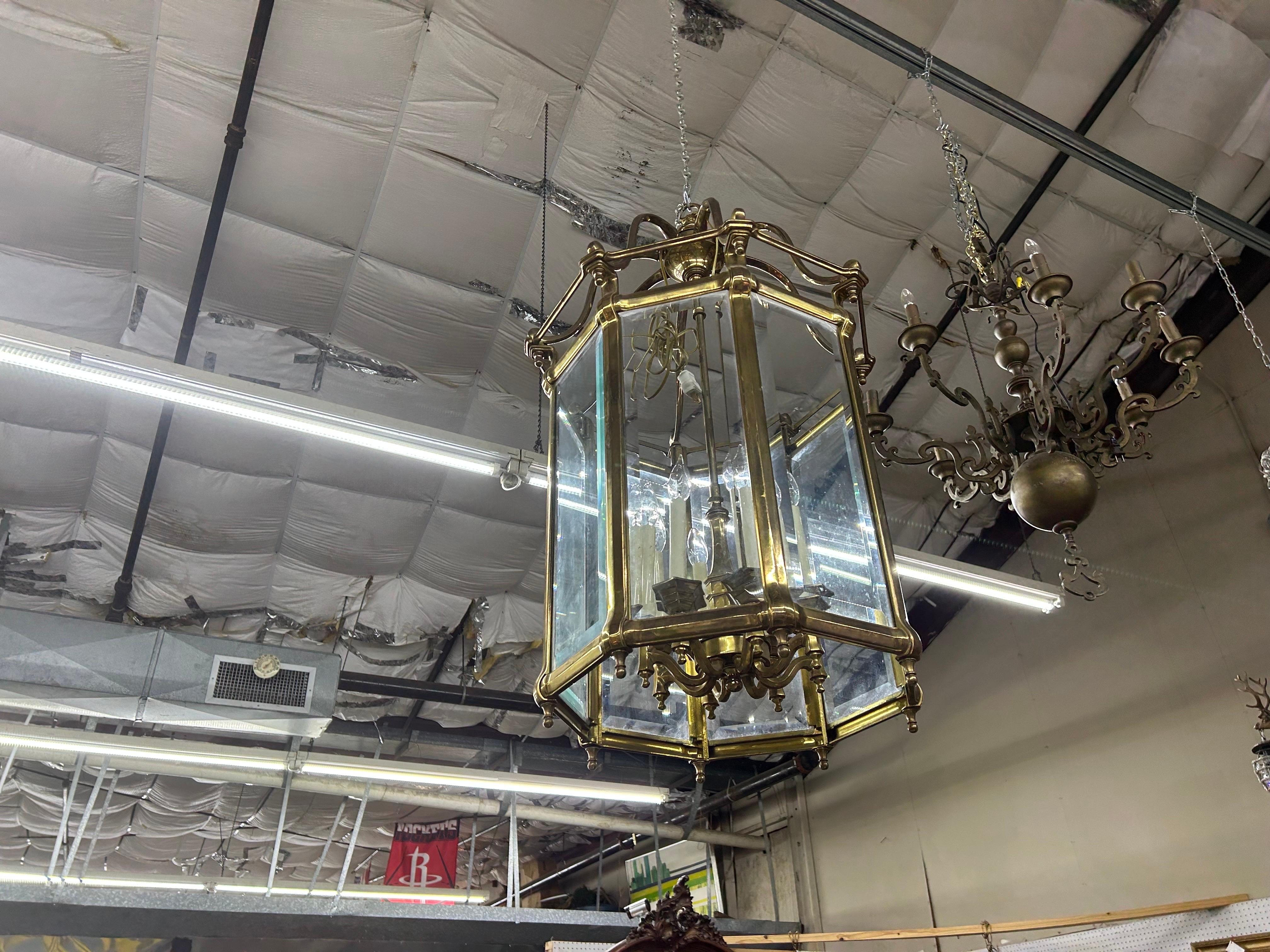 Grande lanterne italienne en laiton et verre en vente 4