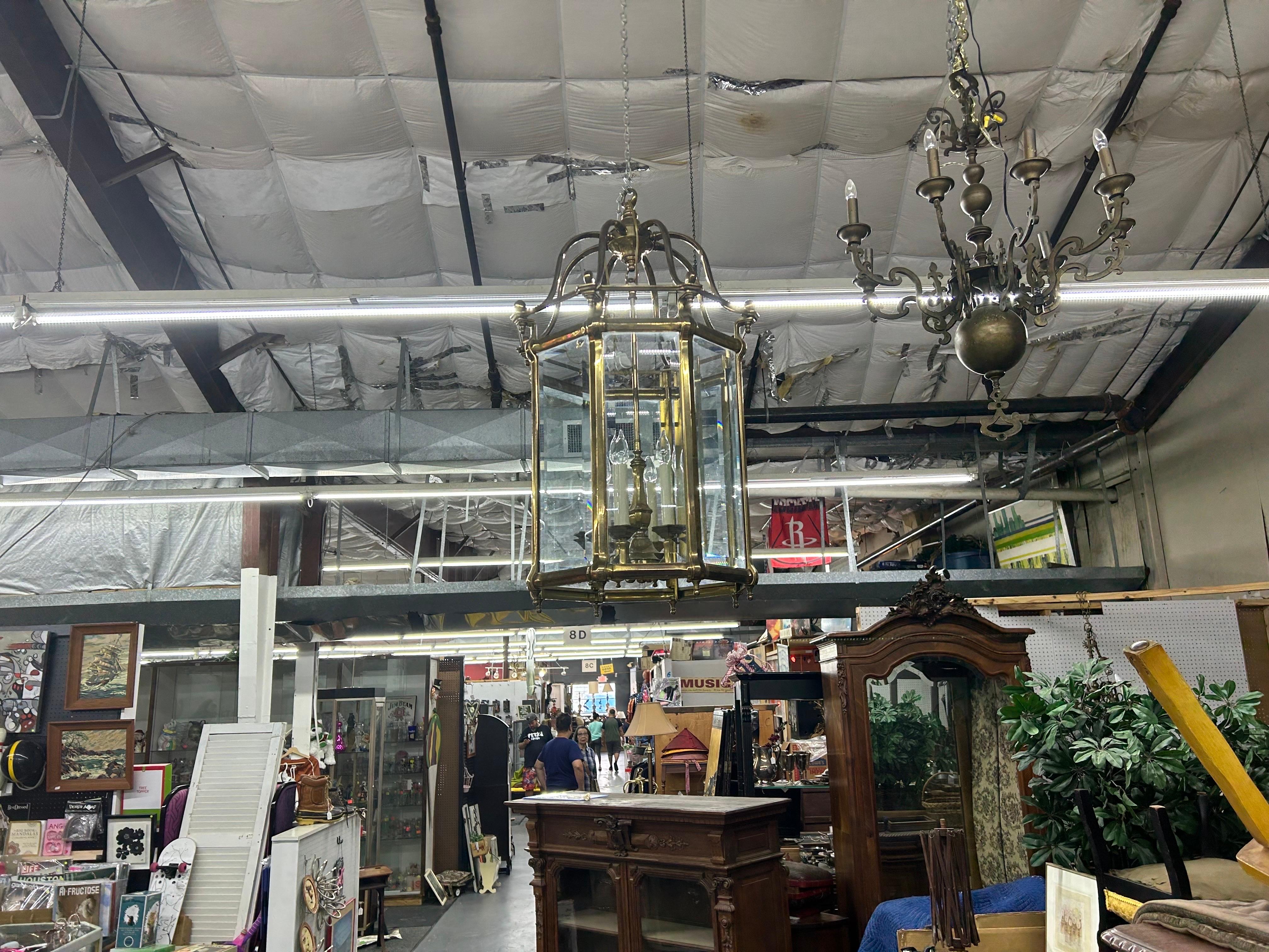 Grande lanterne italienne en laiton et verre en vente 6