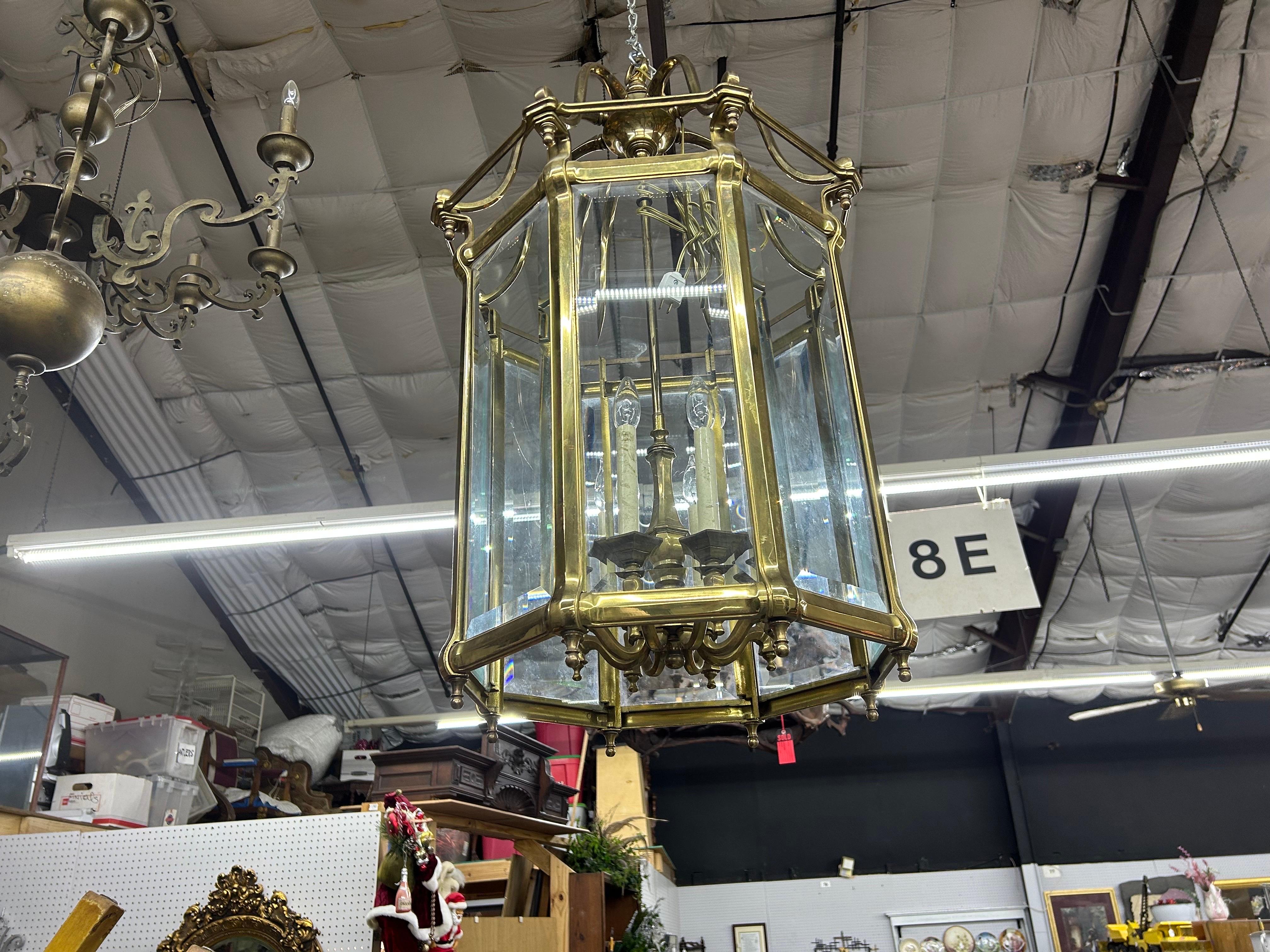 Laiton Grande lanterne italienne en laiton et verre en vente