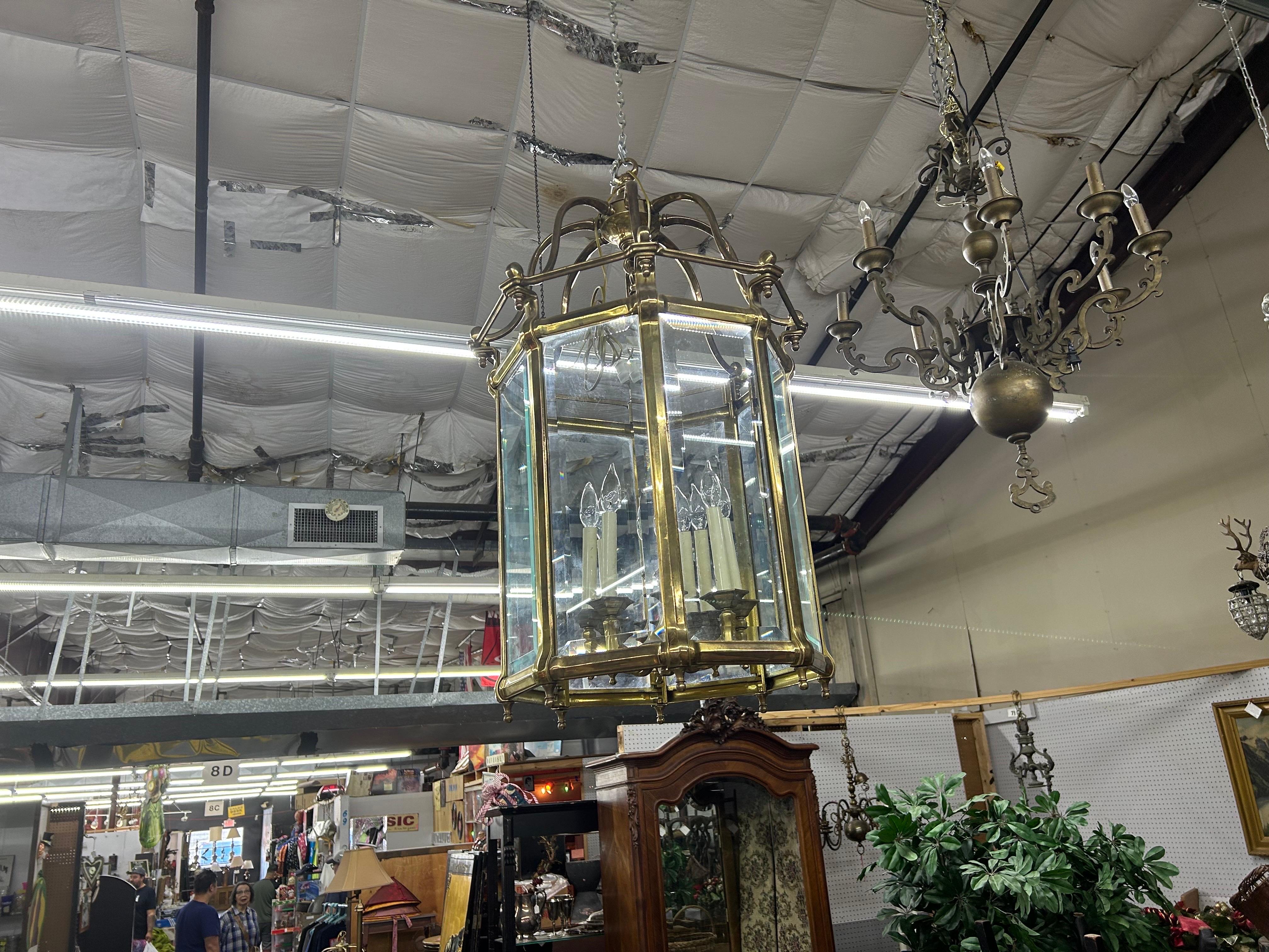 Grande lanterne italienne en laiton et verre en vente 1