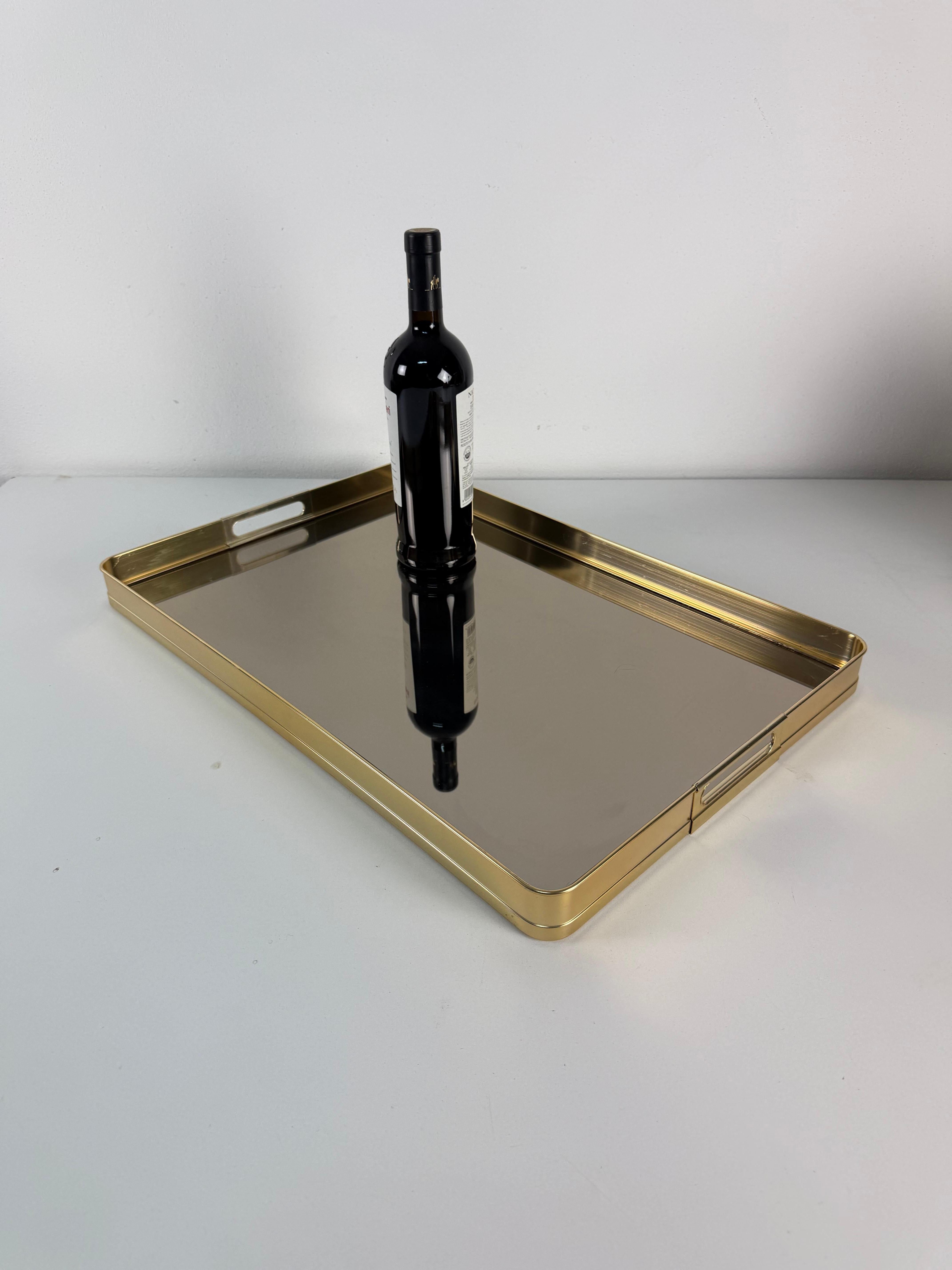 Large Italian Brass and Smoked Mirrored Glass Tray, 1980s en vente 3