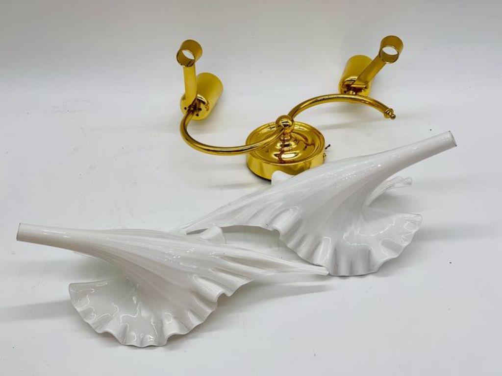 Barovier & Toso White Murano Glass Brass Leaf Two-Light Wall Sconce, 1950s For Sale 3