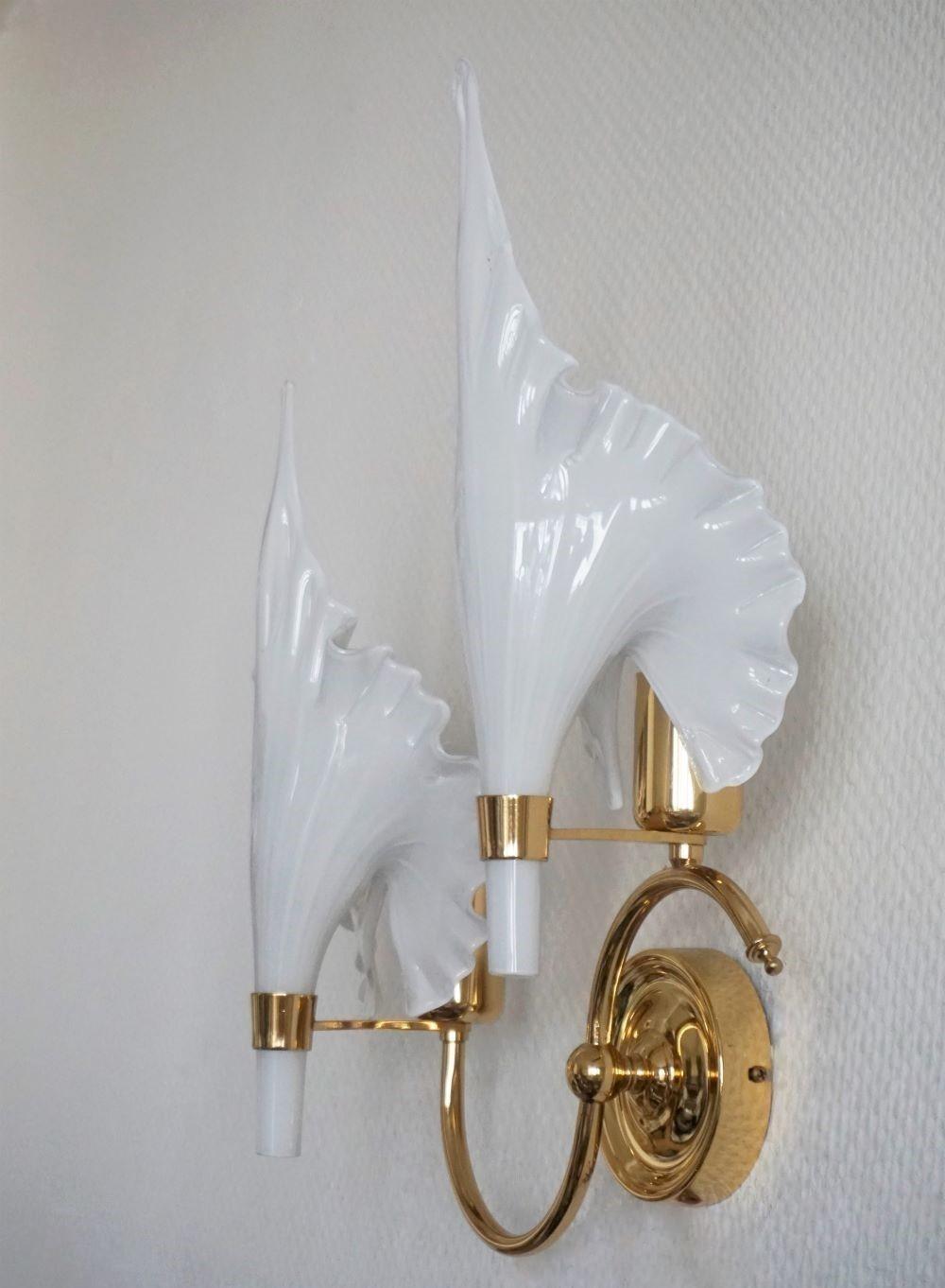Art Deco Barovier & Toso White Murano Glass Brass Leaf Two-Light Wall Sconce, 1950s For Sale