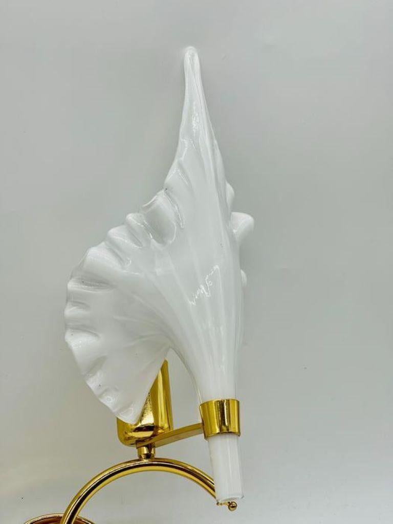 Barovier & Toso White Murano Glass Brass Leaf Two-Light Wall Sconce, 1950s For Sale 1
