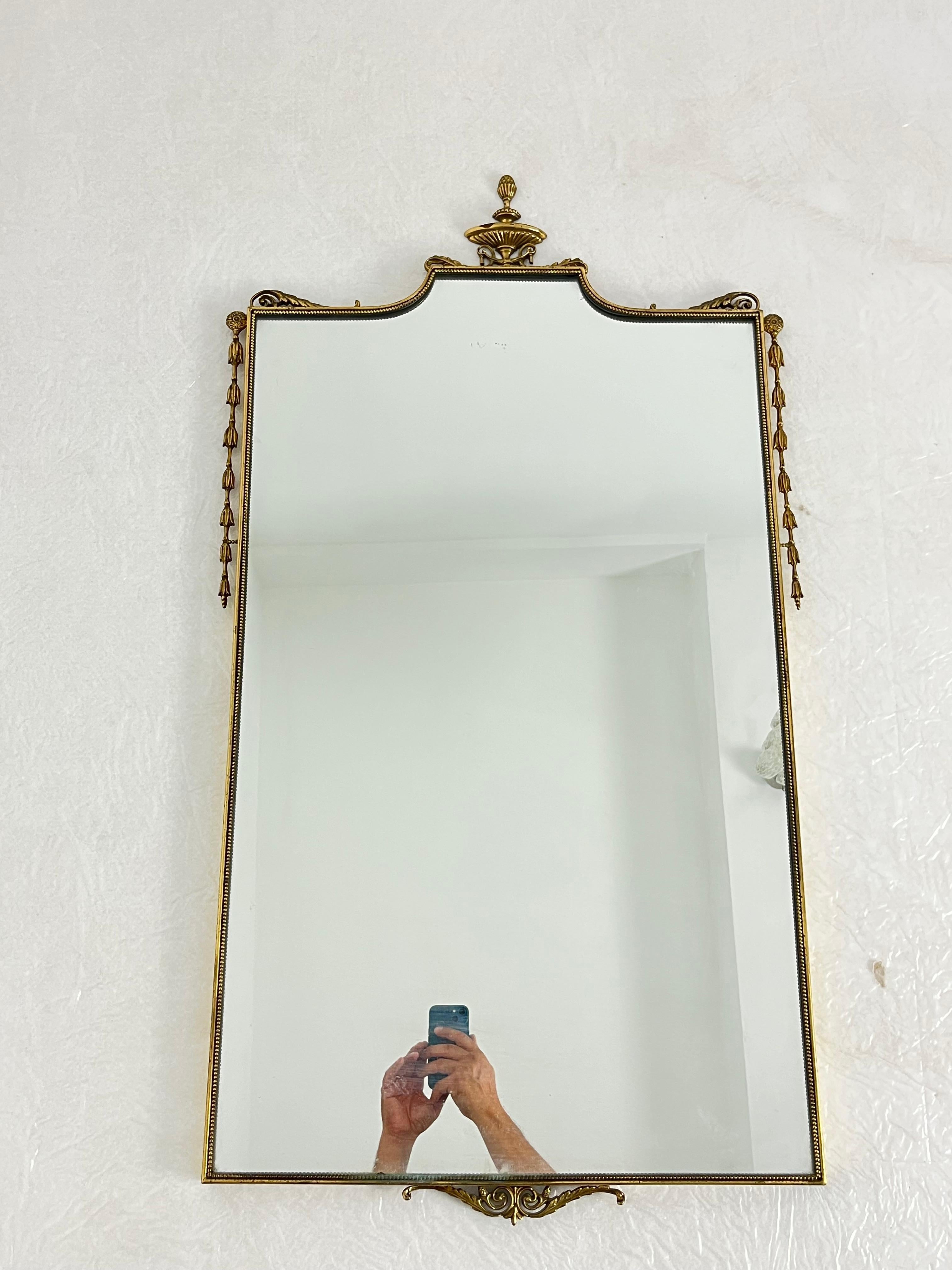 Grand miroir mural italien en laiton, 1957 en vente 2
