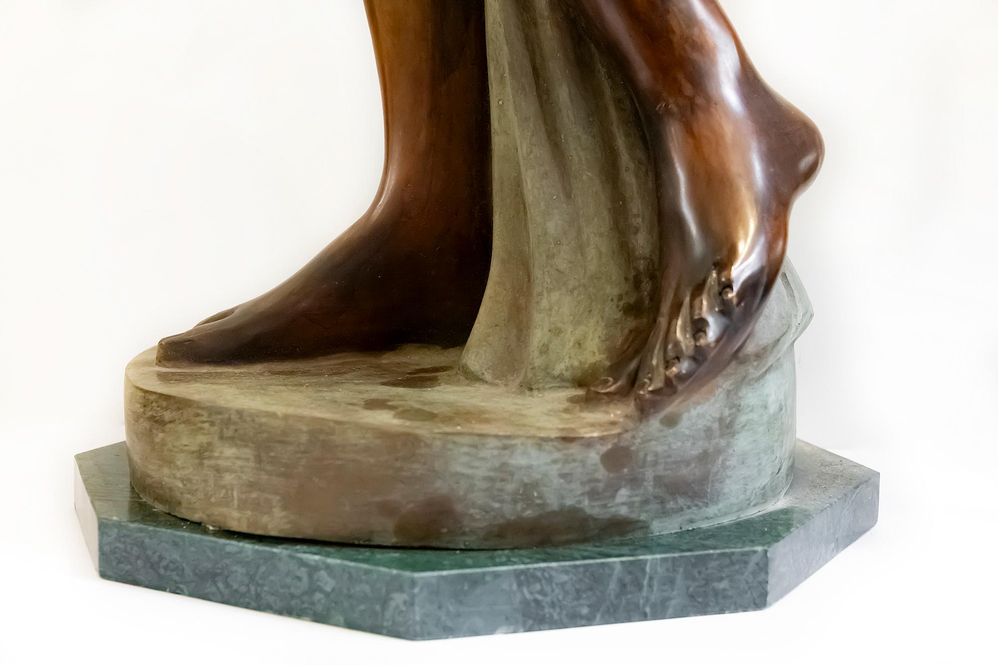 Large Italian Bronze Female Sculpture on Green Marble Base, circa 1950 In Good Condition In Vilnius, LT