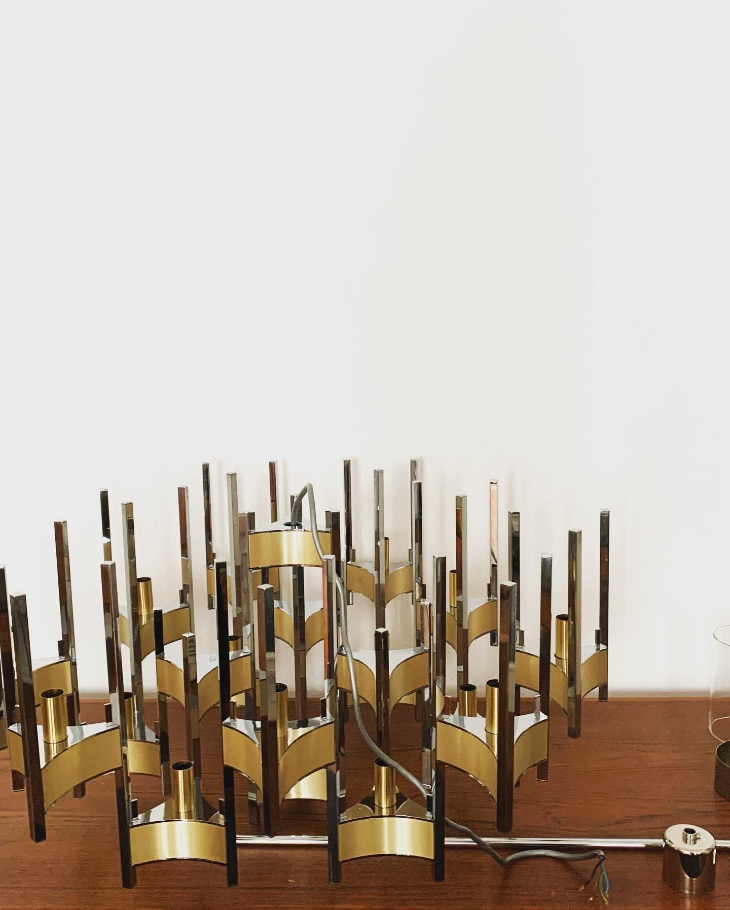 Large Italian Brutalist Chandelier by Gaetano Sciolari For Sale 8
