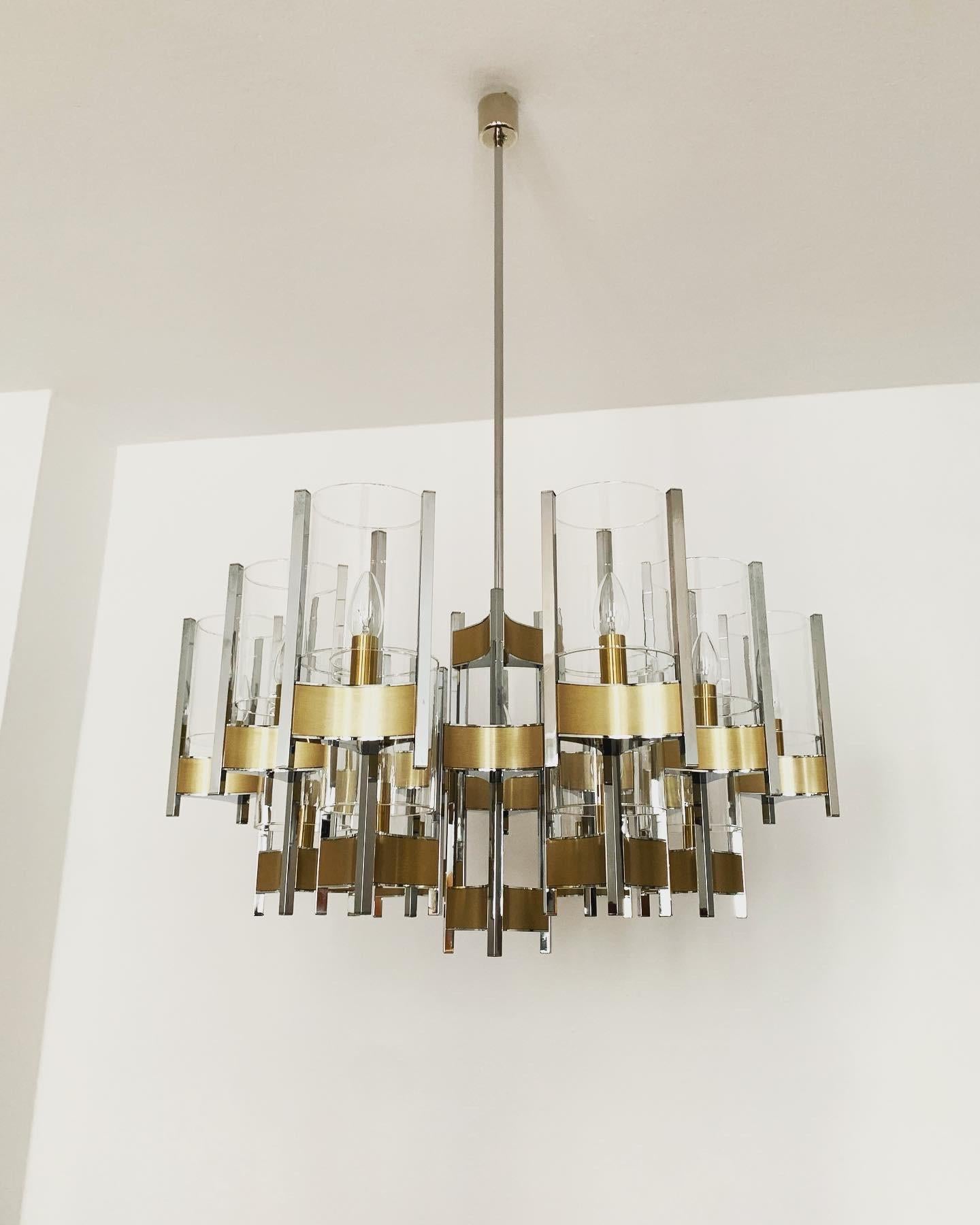 Mid-Century Modern Large Italian Brutalist Chandelier by Gaetano Sciolari For Sale