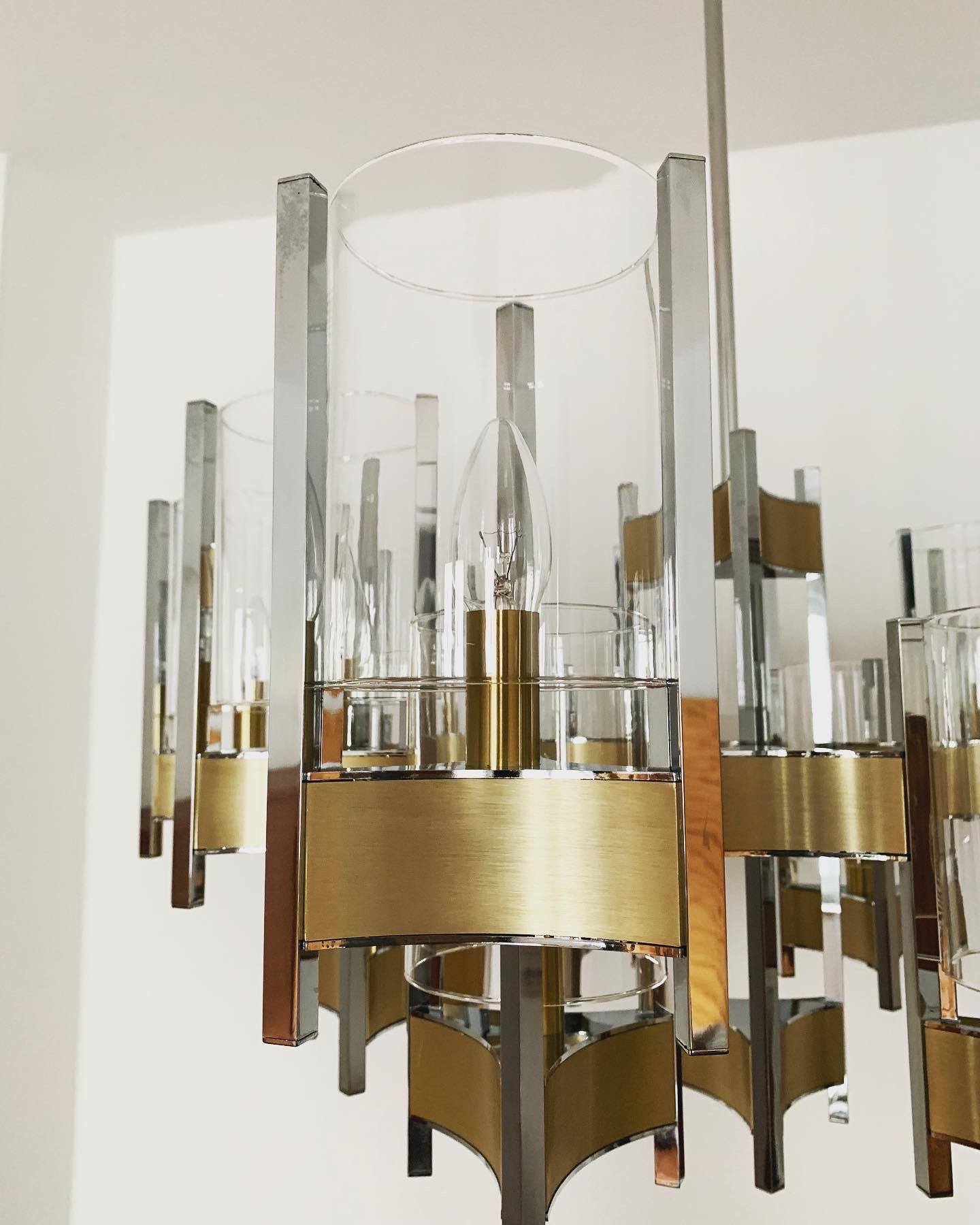 Large Italian Brutalist Chandelier by Gaetano Sciolari For Sale 1