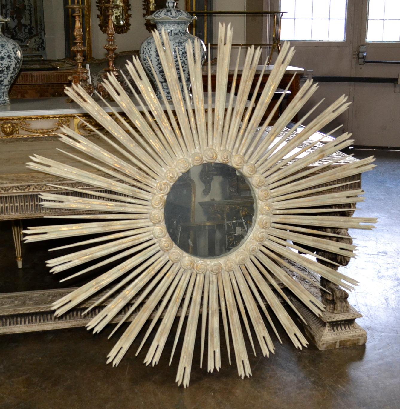 Large Italian Carved Sunburst Mirror In Good Condition In Dallas, TX