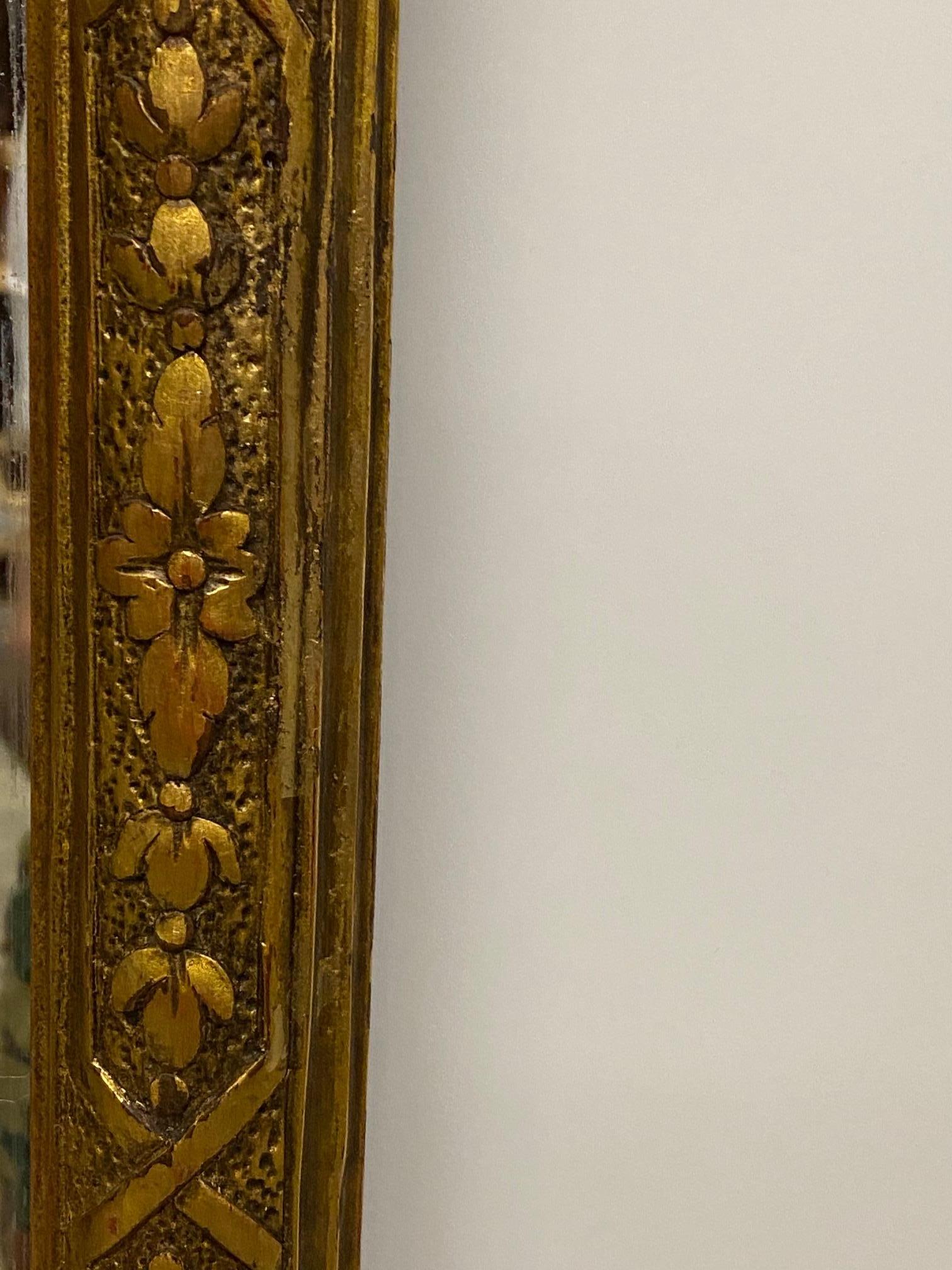 Miroir Grand miroir italien sculpté vénitien en noyer doré en vente
