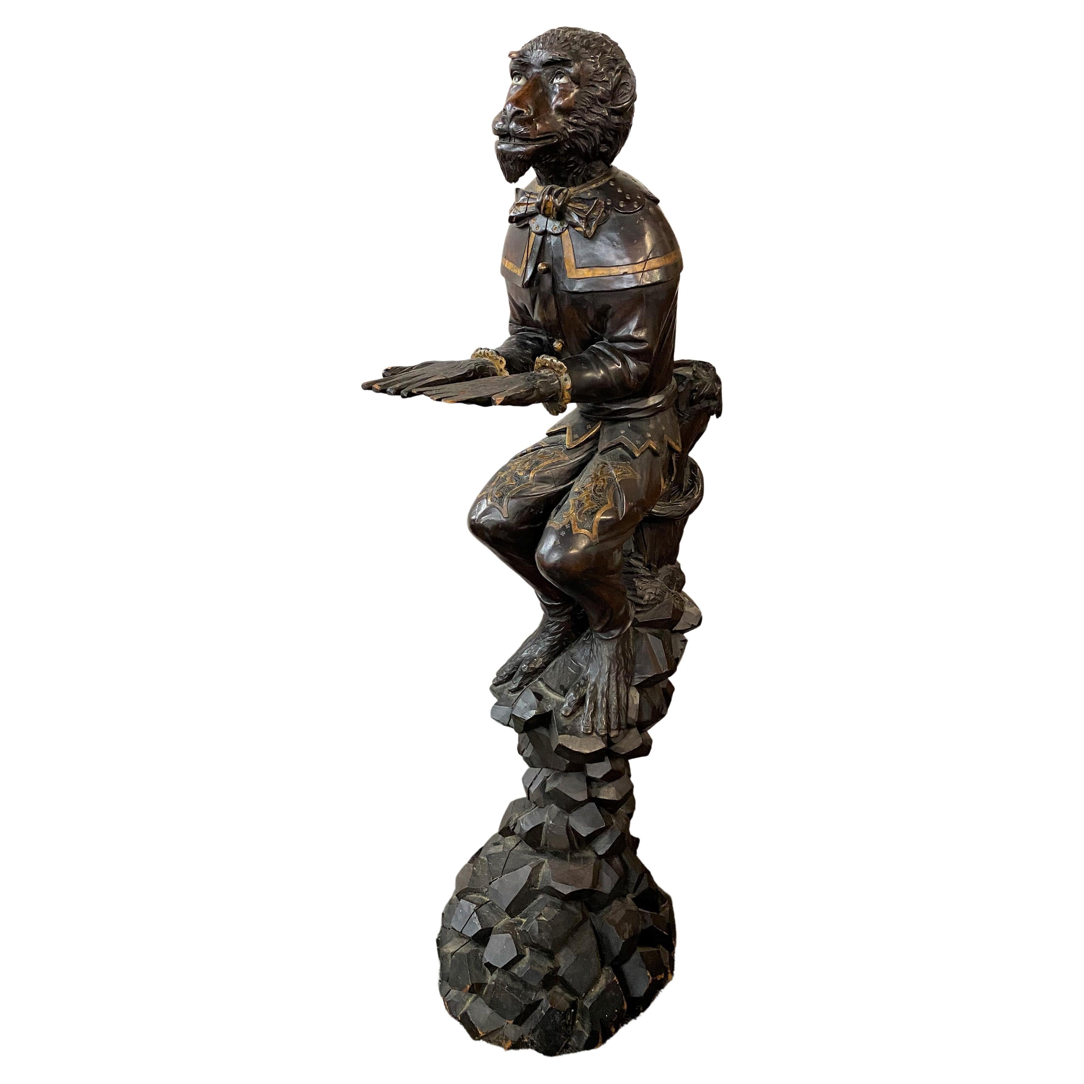 Grande figurine italienne de service en bois sculpté représentant un singe avec une provenance familiale cabot en vente