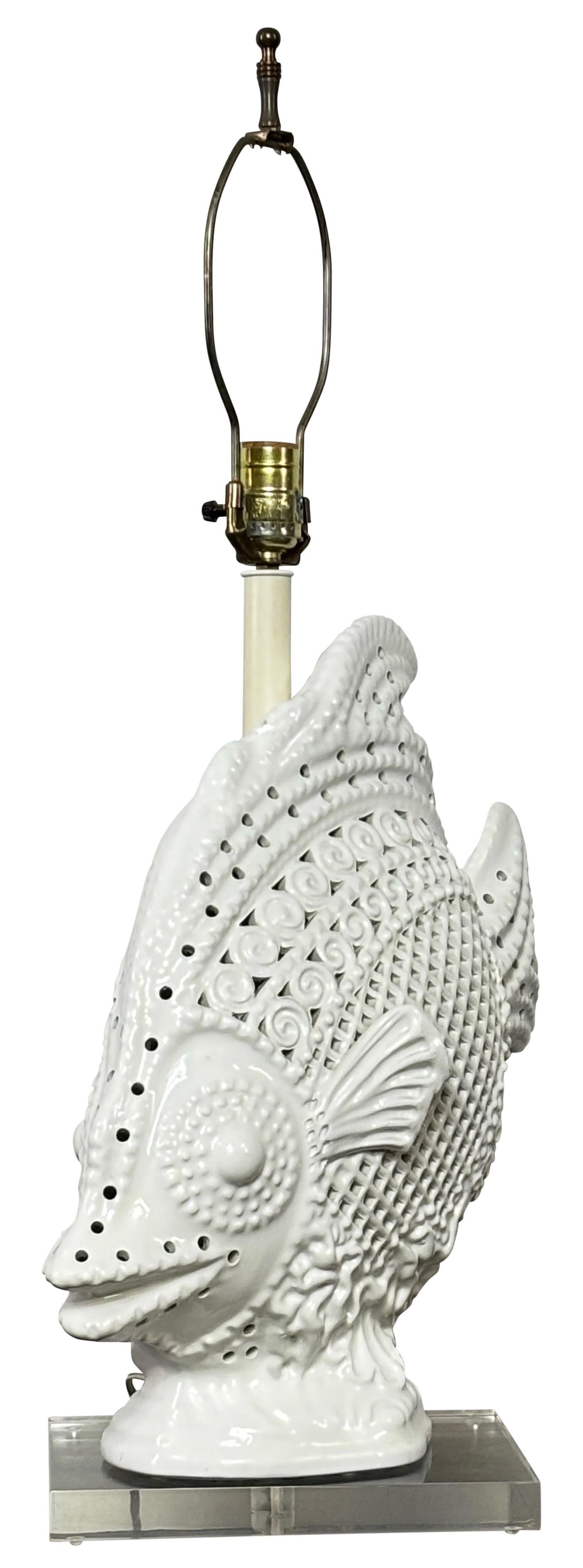 Ceramica Grande lampada a forma di pesce in ceramica italiana in vendita