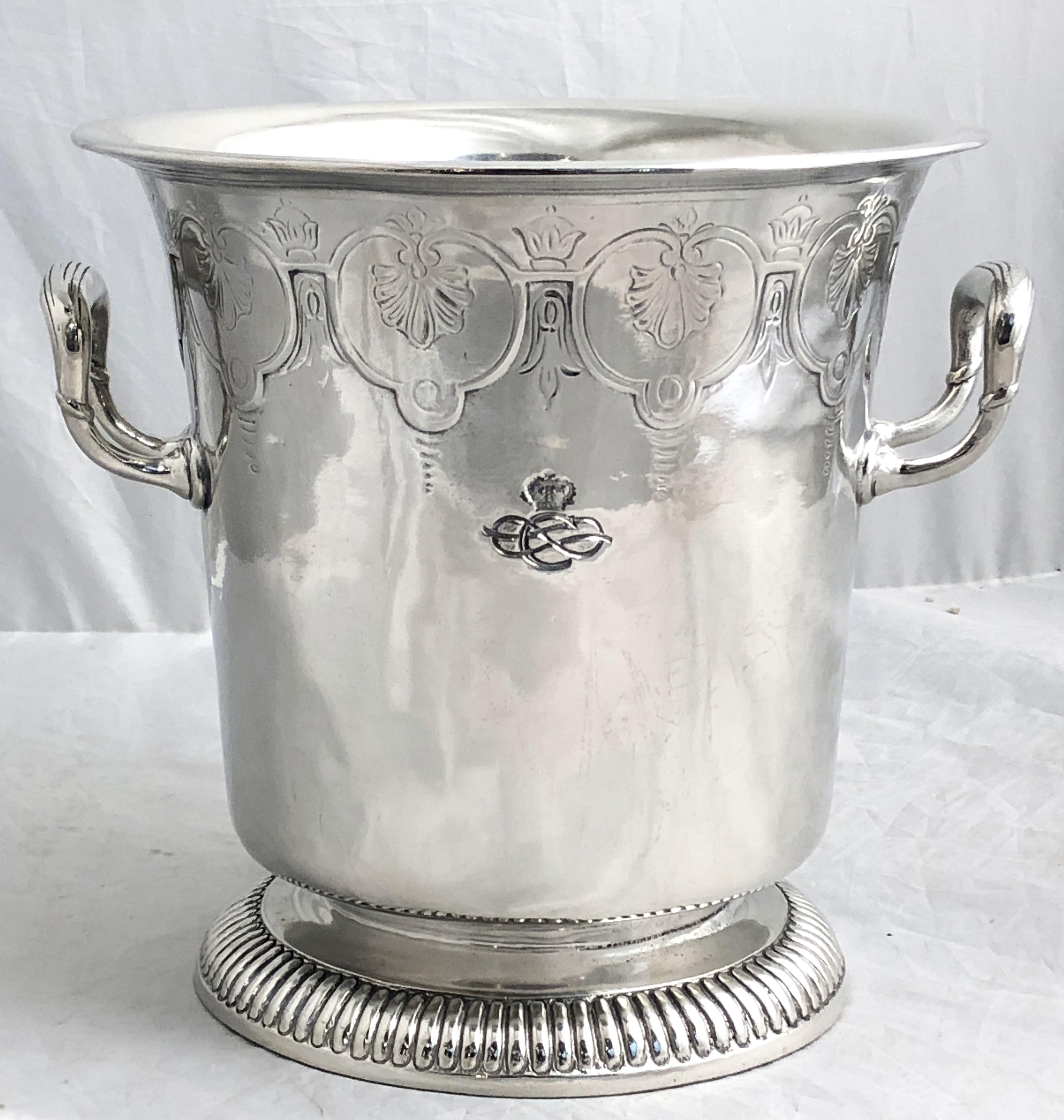 A fine large Italian champagne server or bottle holder (ice bucket urn) from the Collezione Italia Navigazione - a fleet of Italian luxury passenger ships that operated in the 1920s and 1930s. 

Featuring a flared edge over a round bowl with
