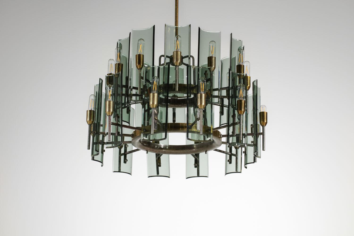 Brass Large Italian chandelier of the 50s smoked glass and brass - G011