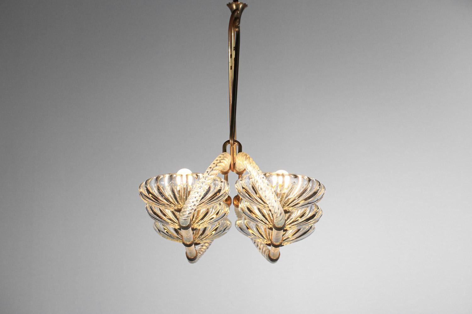 Mid-20th Century large Italian chandelier with 6 bowls Barovier Toso Murano glass and brass 