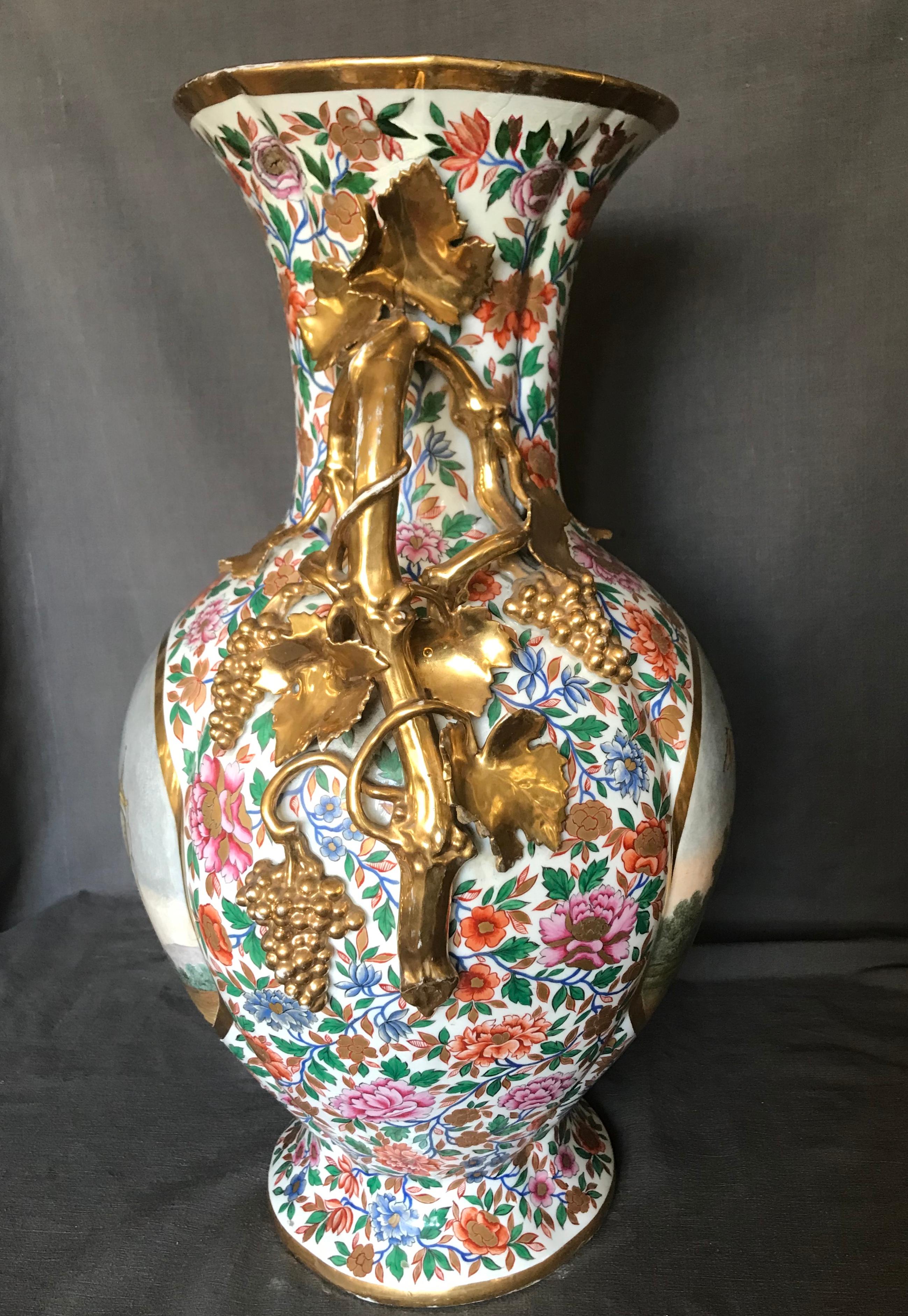 Large Italian Chinoiserie Vase In Good Condition For Sale In New York, NY