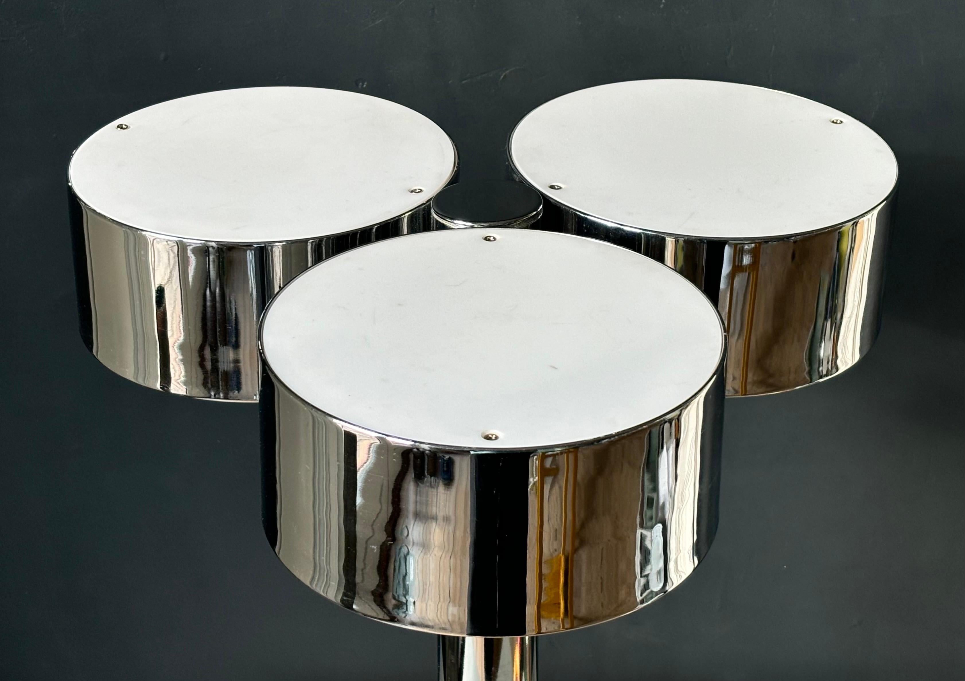 Large Italian 1970s Chrome Art Deco Style Table Lamp For Sale 2