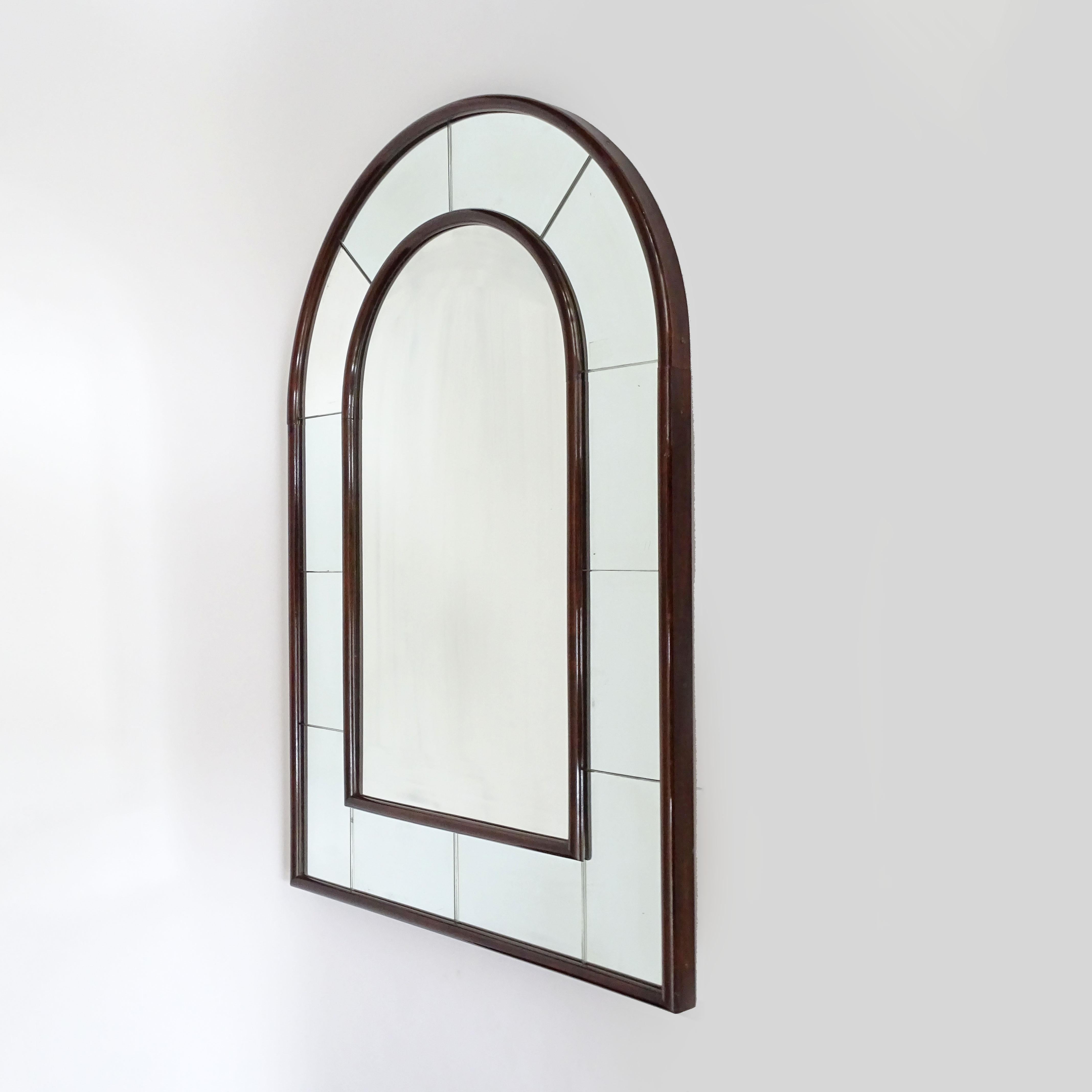 Art Déco Grande specchio da parete ad arco rotondo in stile Art&Deco classico italiano con cornice in legno, anni '30 in vendita