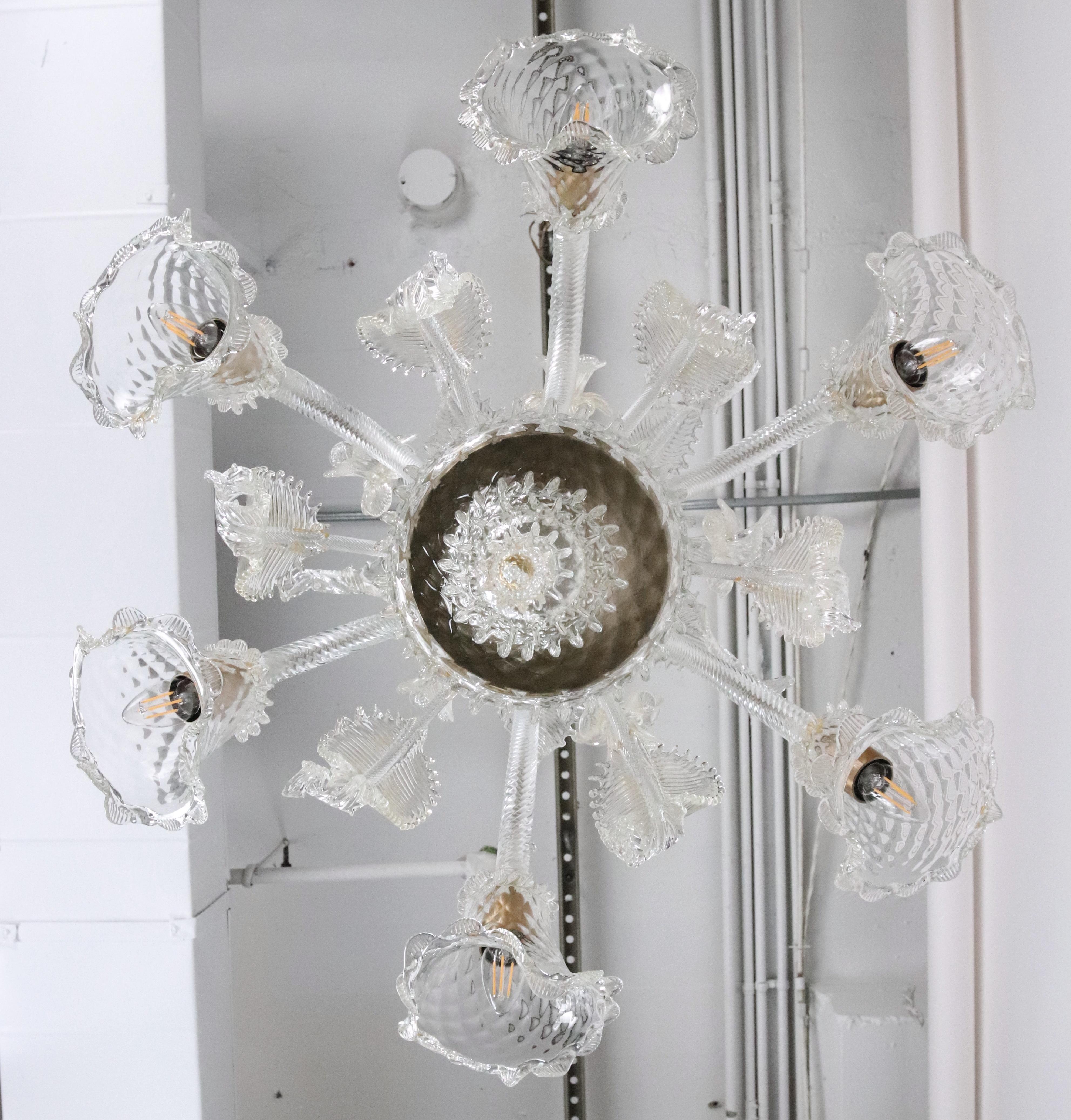 Grande lampadario italiano in vetro di Murano trasparente a 6 bracci in vendita 11