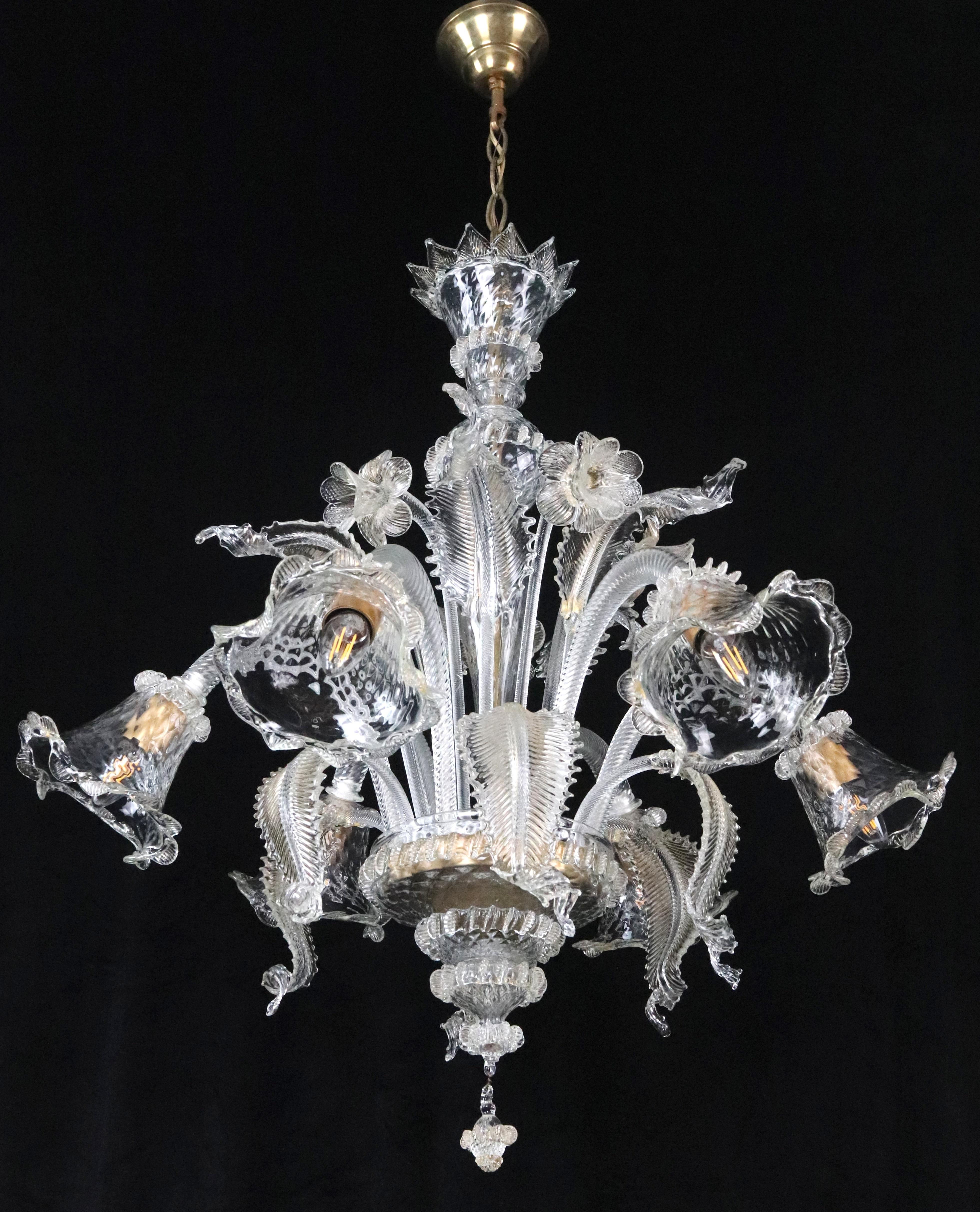 Italiano Grande lampadario italiano in vetro di Murano trasparente a 6 bracci in vendita