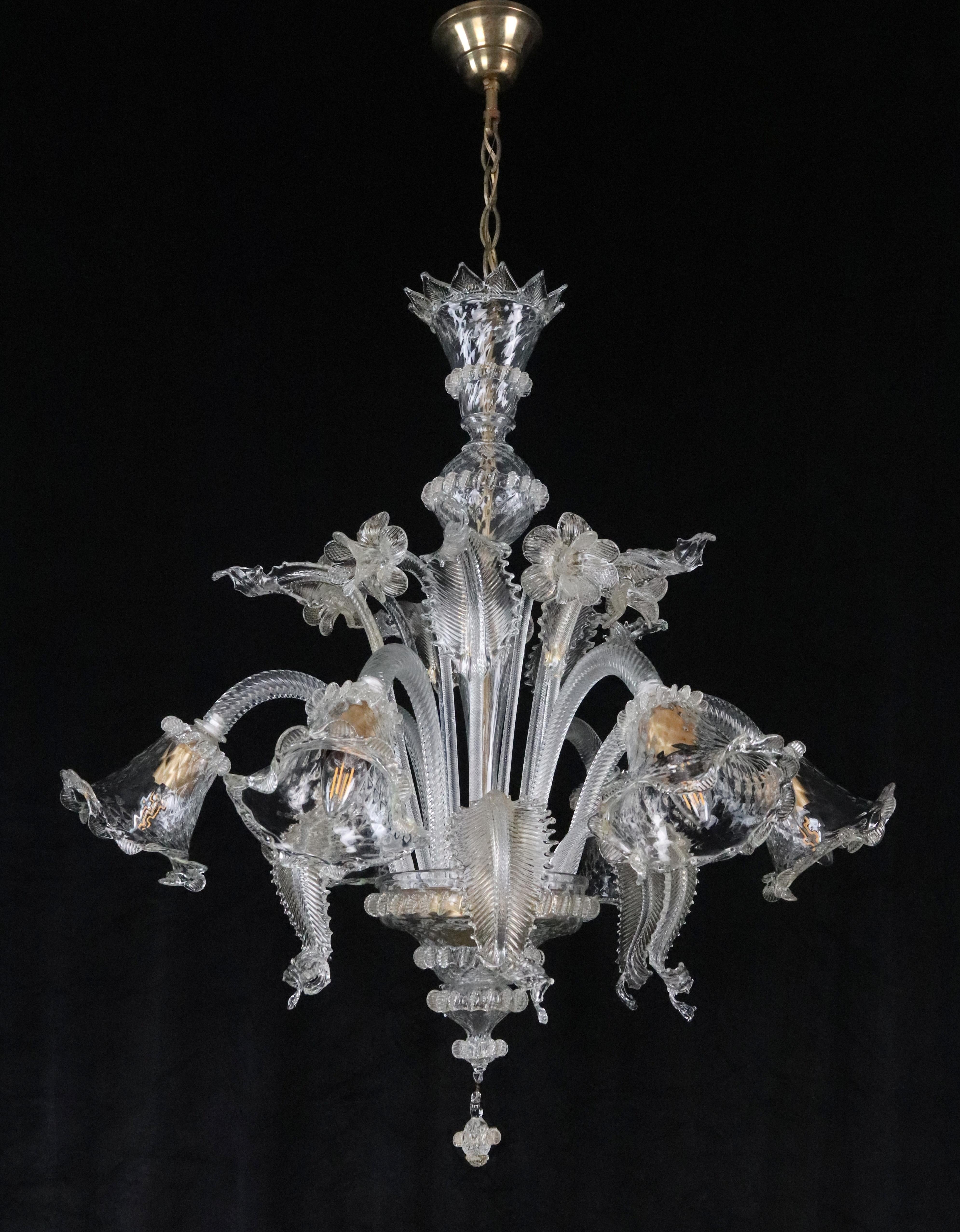 Grande lampadario italiano in vetro di Murano trasparente a 6 bracci