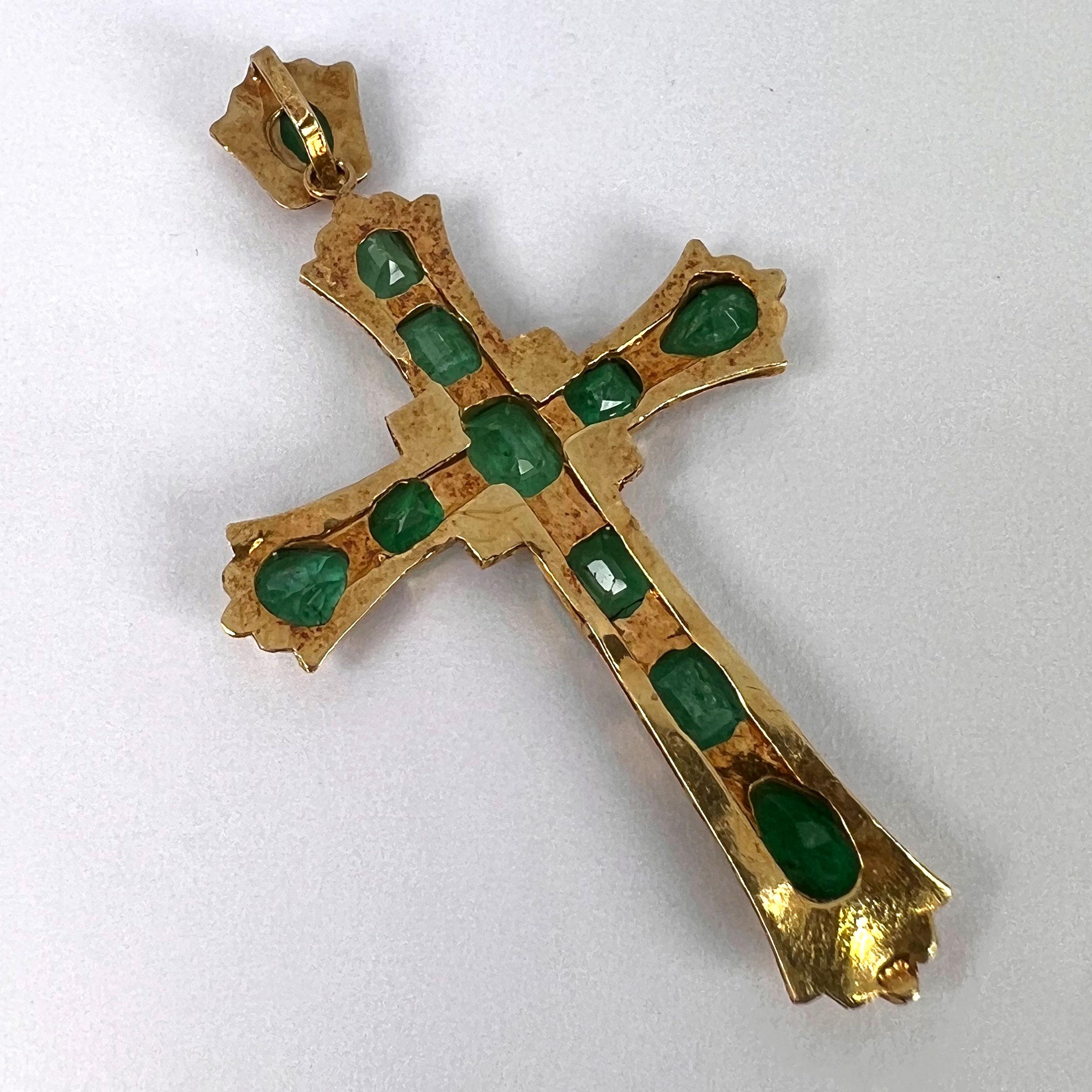 Großer italienischer Kreuz-Anhänger aus 18 Karat Gelbgold mit Smaragd 11