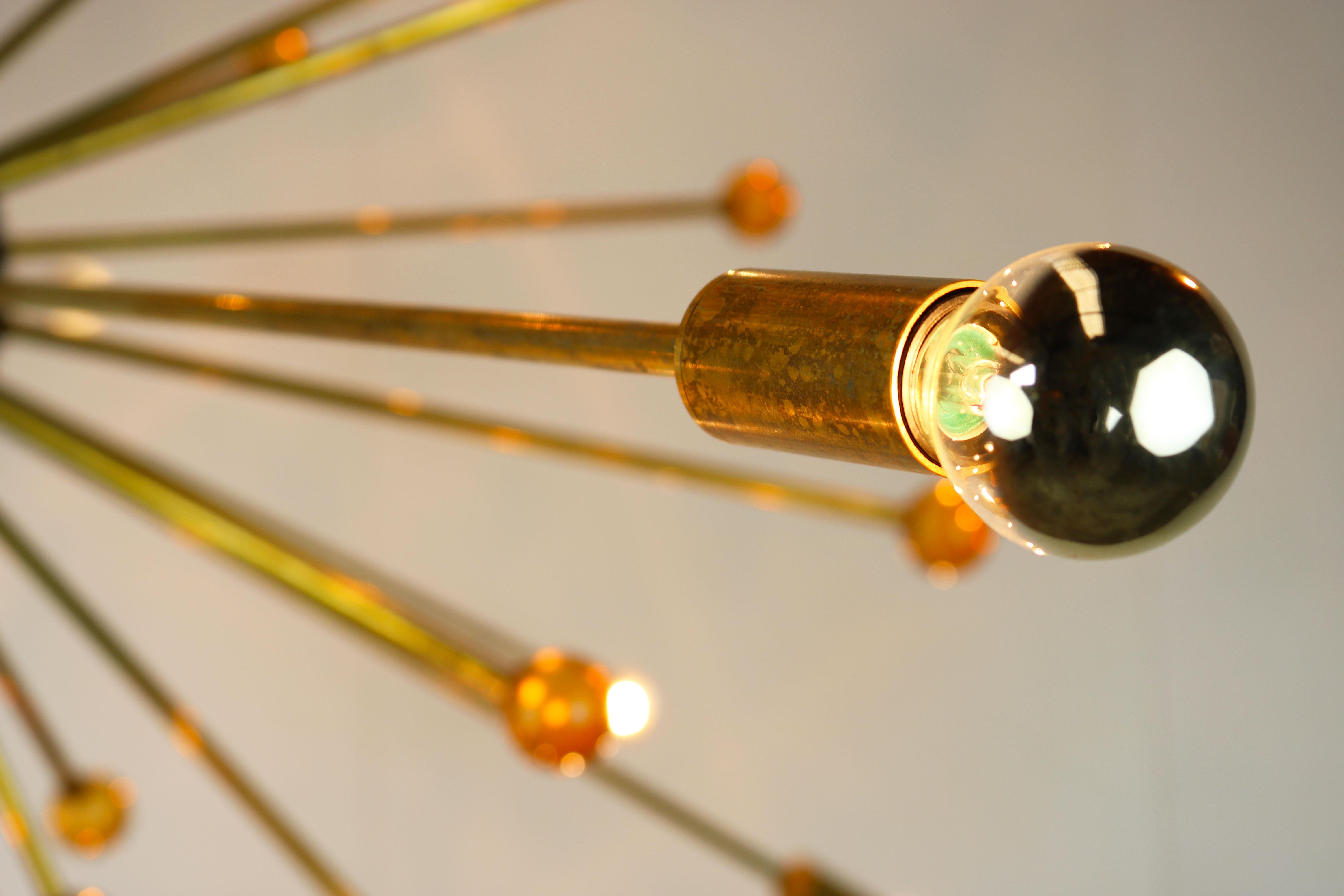 Fait main Grand lustre italien Sputnik Stilnovo 1950 laiton orange de Murano en vente