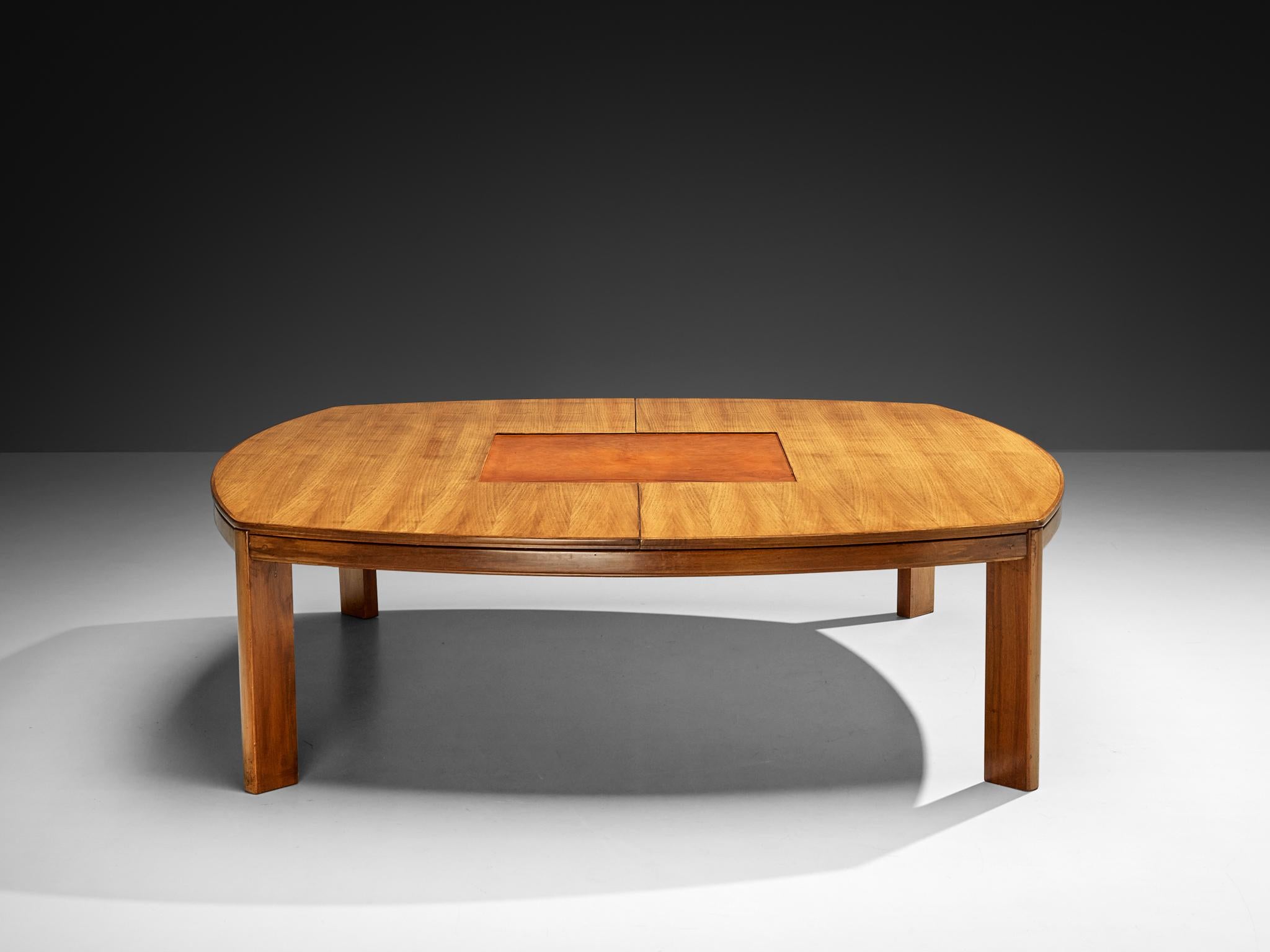 Grande table de salle à manger ou de conférence italienne en noyer et cuir cognac en vente 1