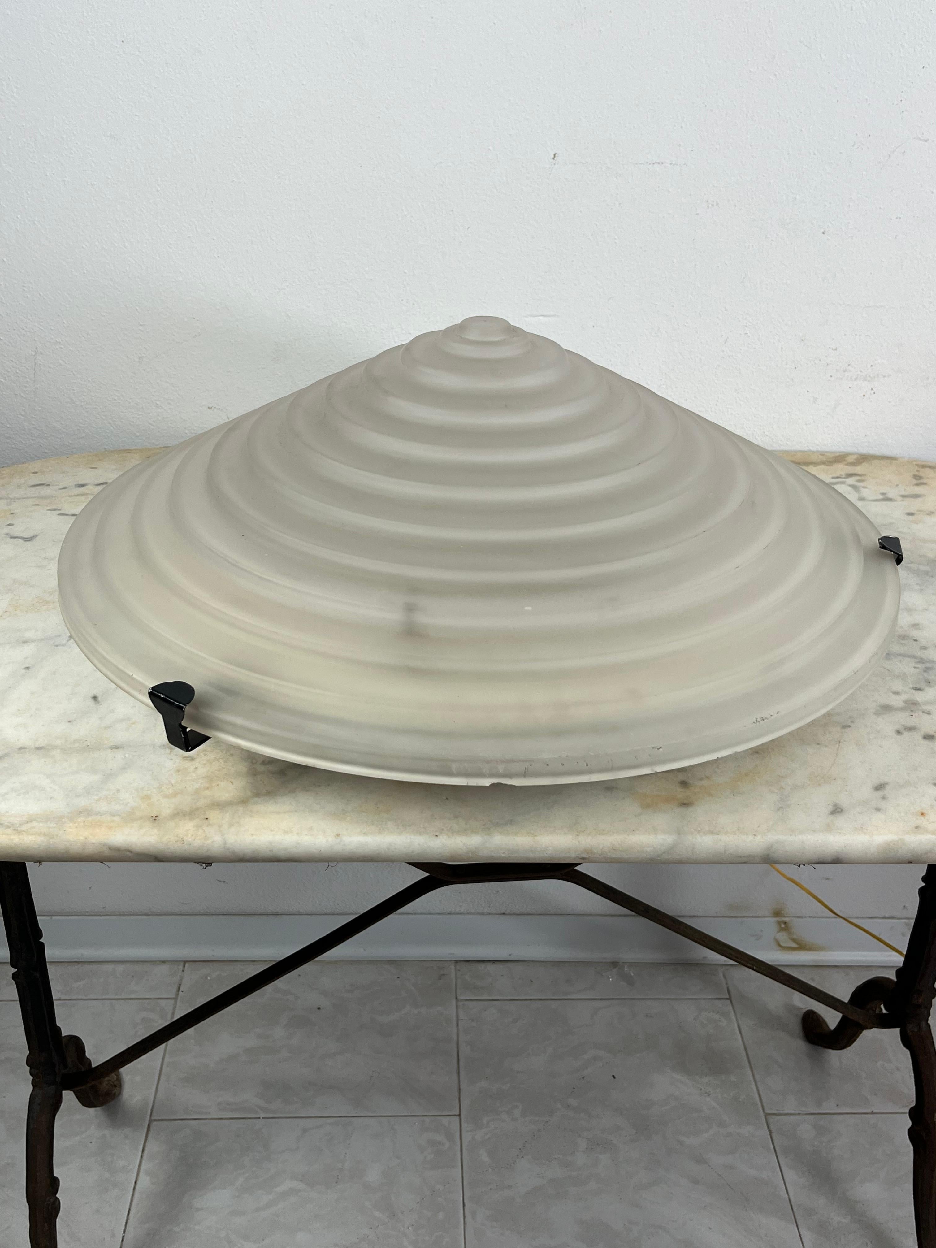 Large Italian double neon ceiling light diameter 60 cm 1970s
Opaline glass. Metal structure. Good condition. Small signs of aging.