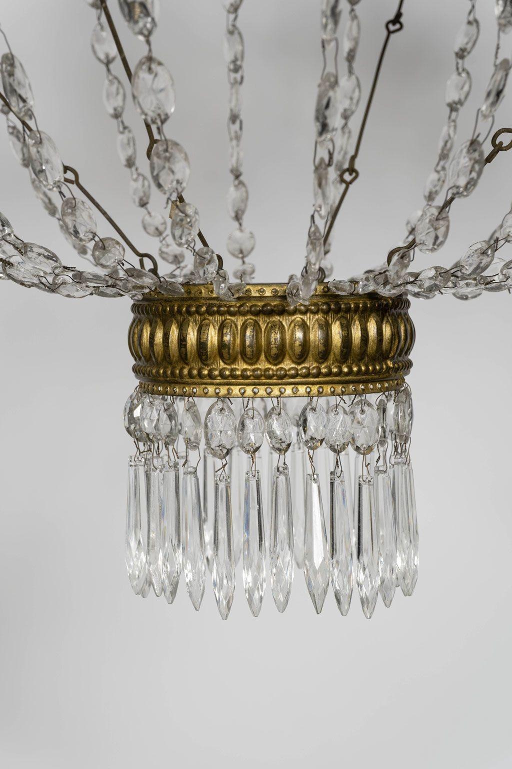 XIX secolo Grande lampadario Impero italiano in cristallo e tole dorate in vendita