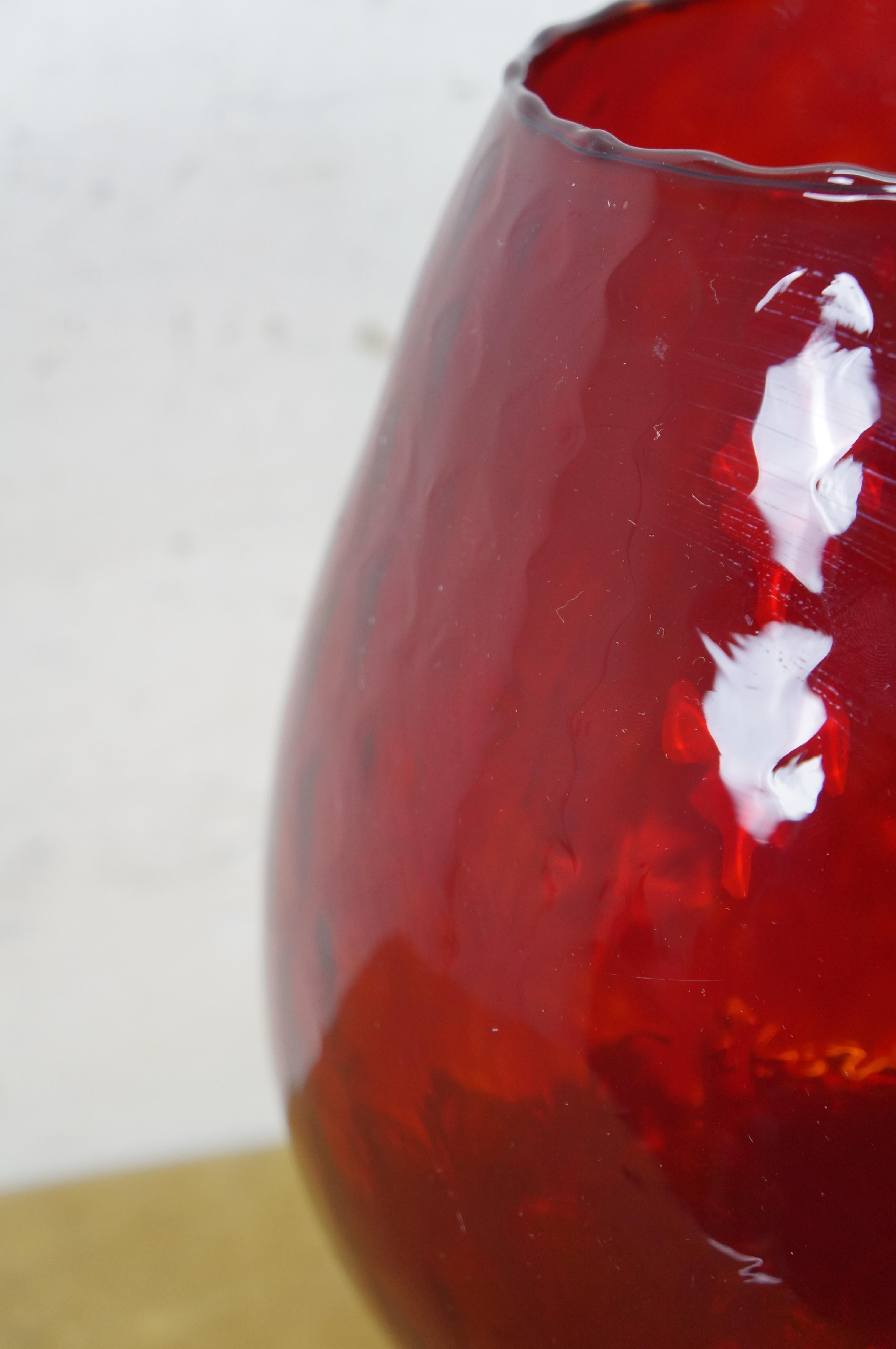 Grand vase à fleurs en verre rouge rubis à fossettes Brandy Snifter d'Empoli, 13