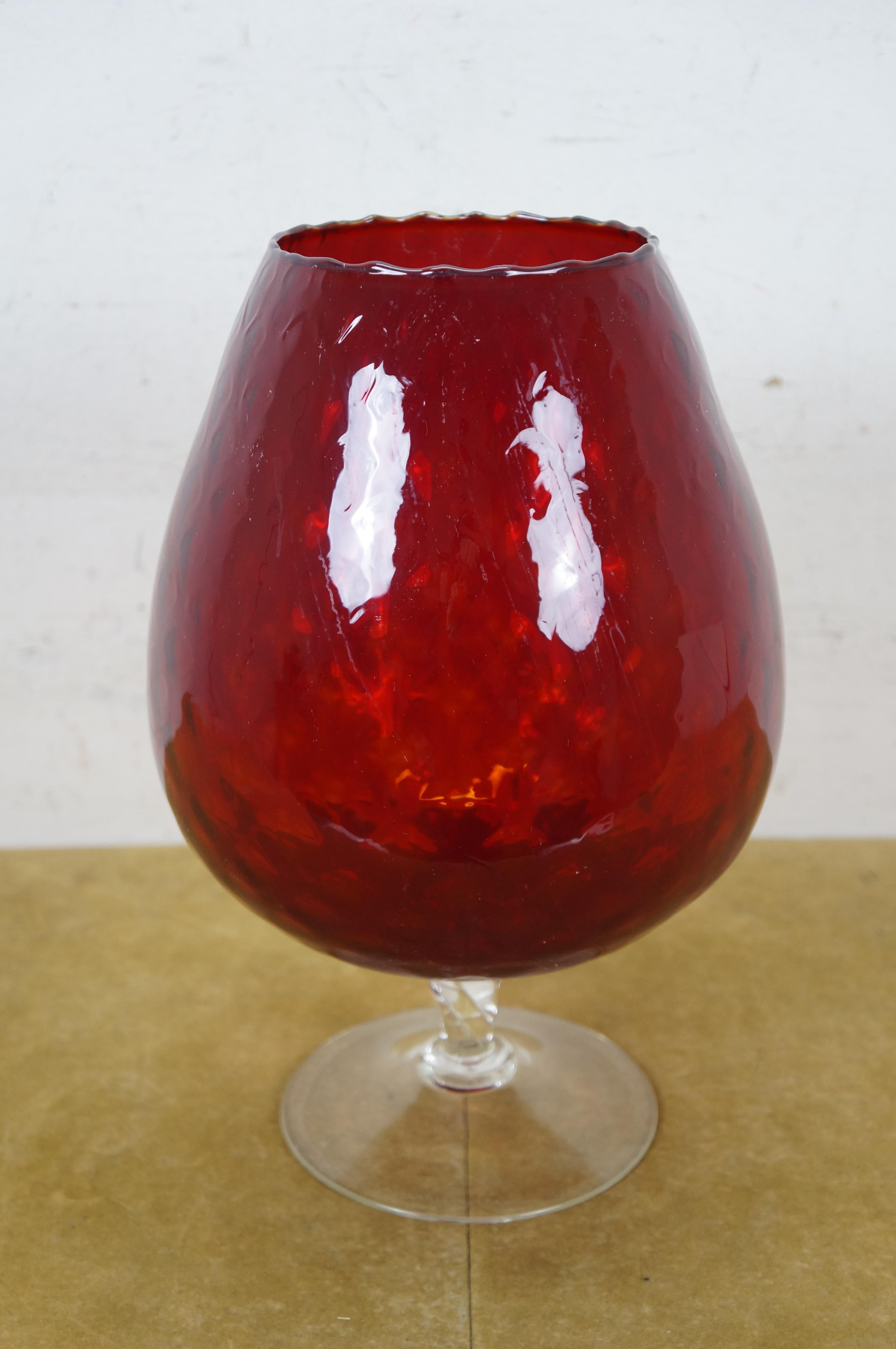 Grand vase à fleurs en verre rouge rubis à fossettes Brandy Snifter d'Empoli, 13