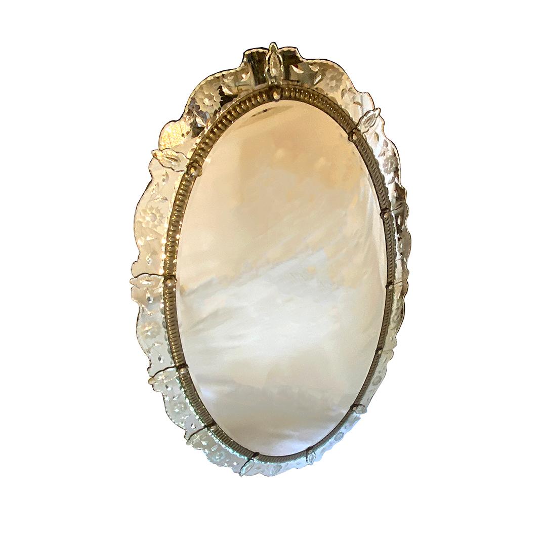 Pair of Large Italian Etched Oval Mirror In Good Condition For Sale In New York, NY