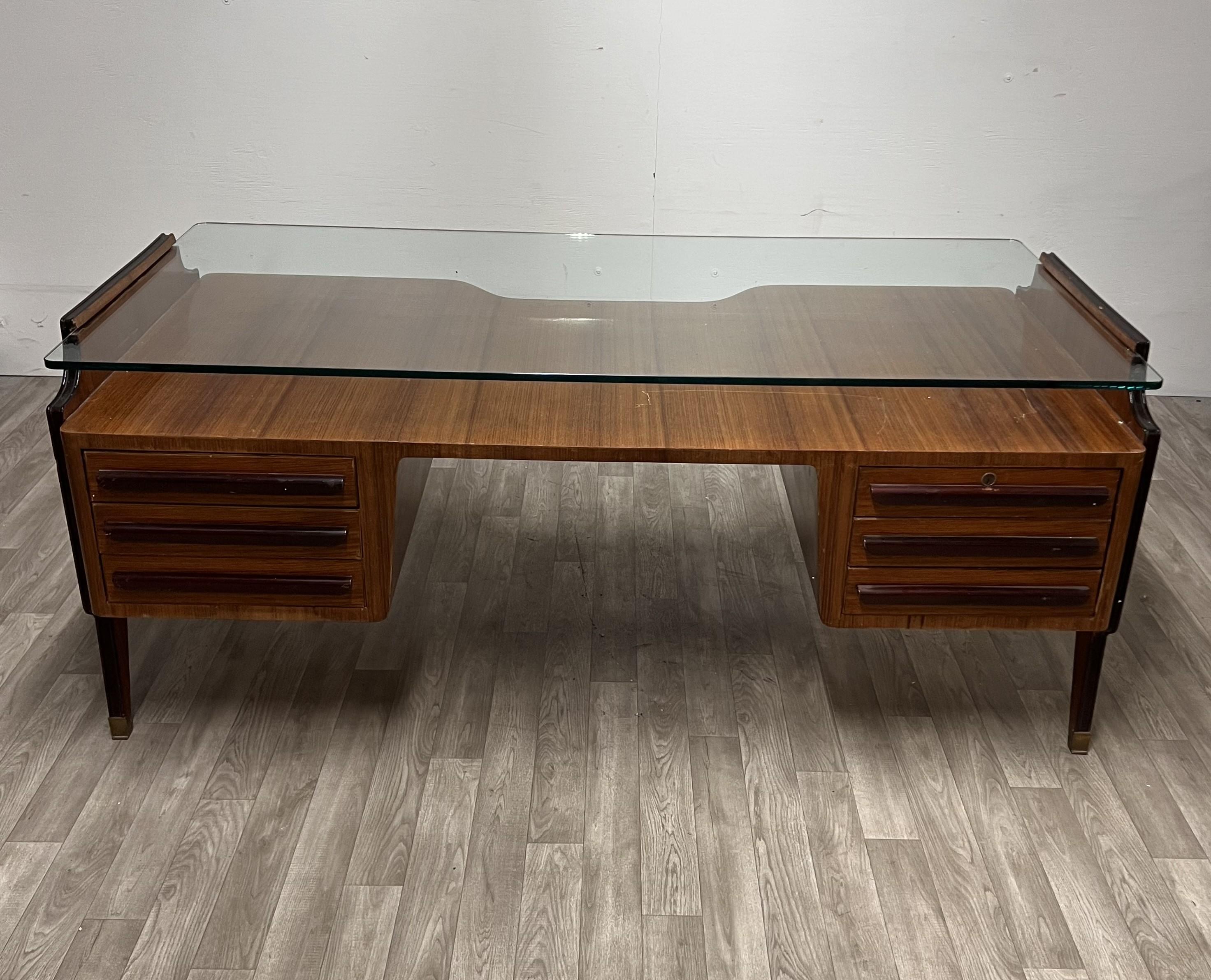 Mid-20th Century Large Italian Executive Desk by Vittorio Dassi For Sale