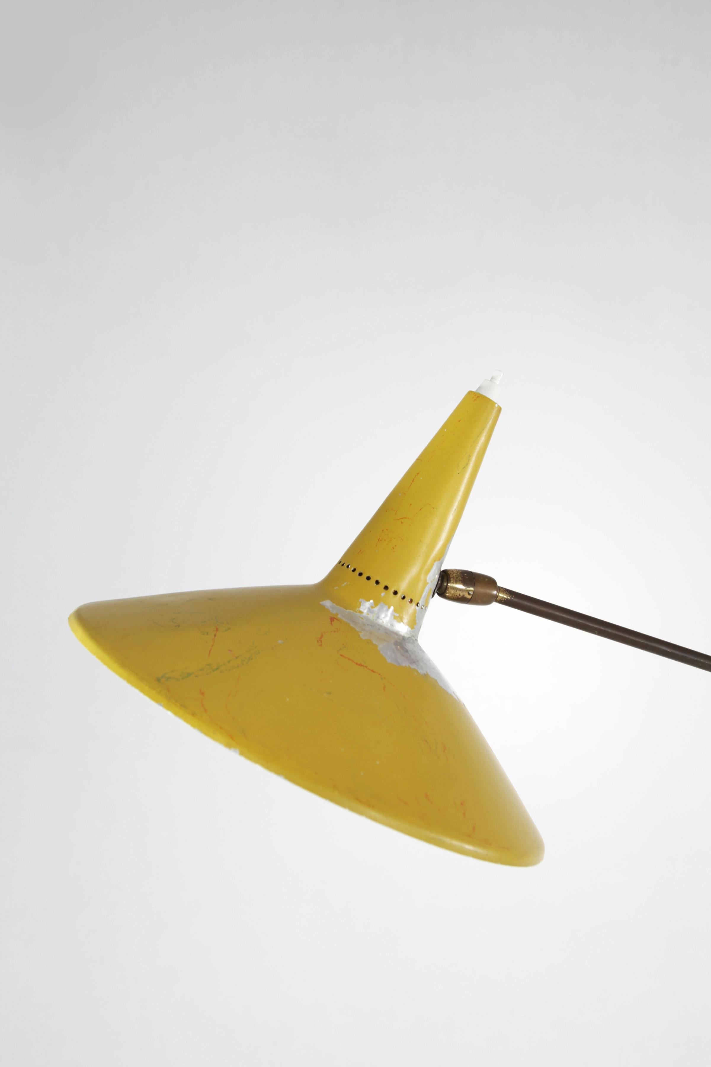 Große italienische Stehlampe mit drei Aluminiumschirmen, Italien, 1950er Jahre (Moderne der Mitte des Jahrhunderts) im Angebot
