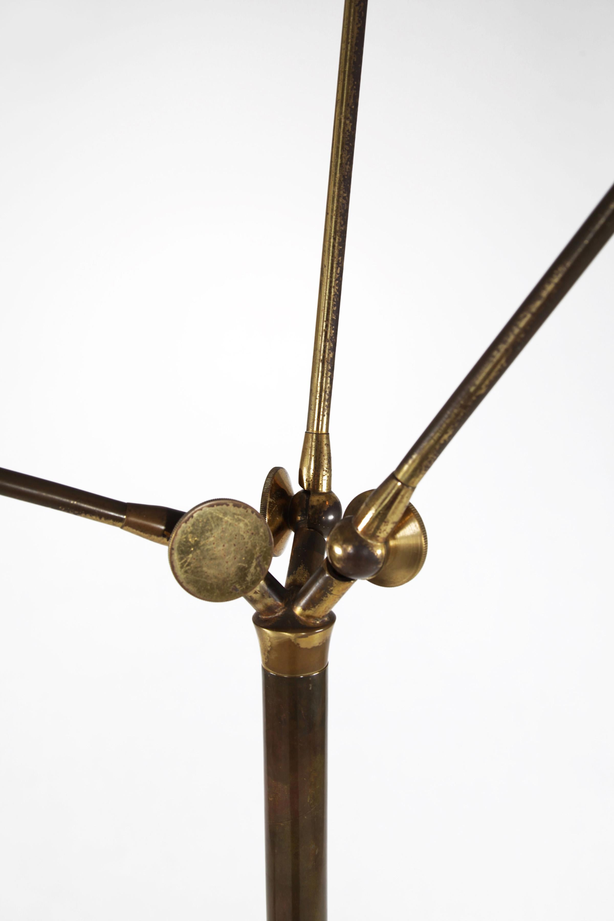 Große italienische Stehlampe mit drei Aluminiumschirmen, Italien, 1950er Jahre (Mitte des 20. Jahrhunderts) im Angebot