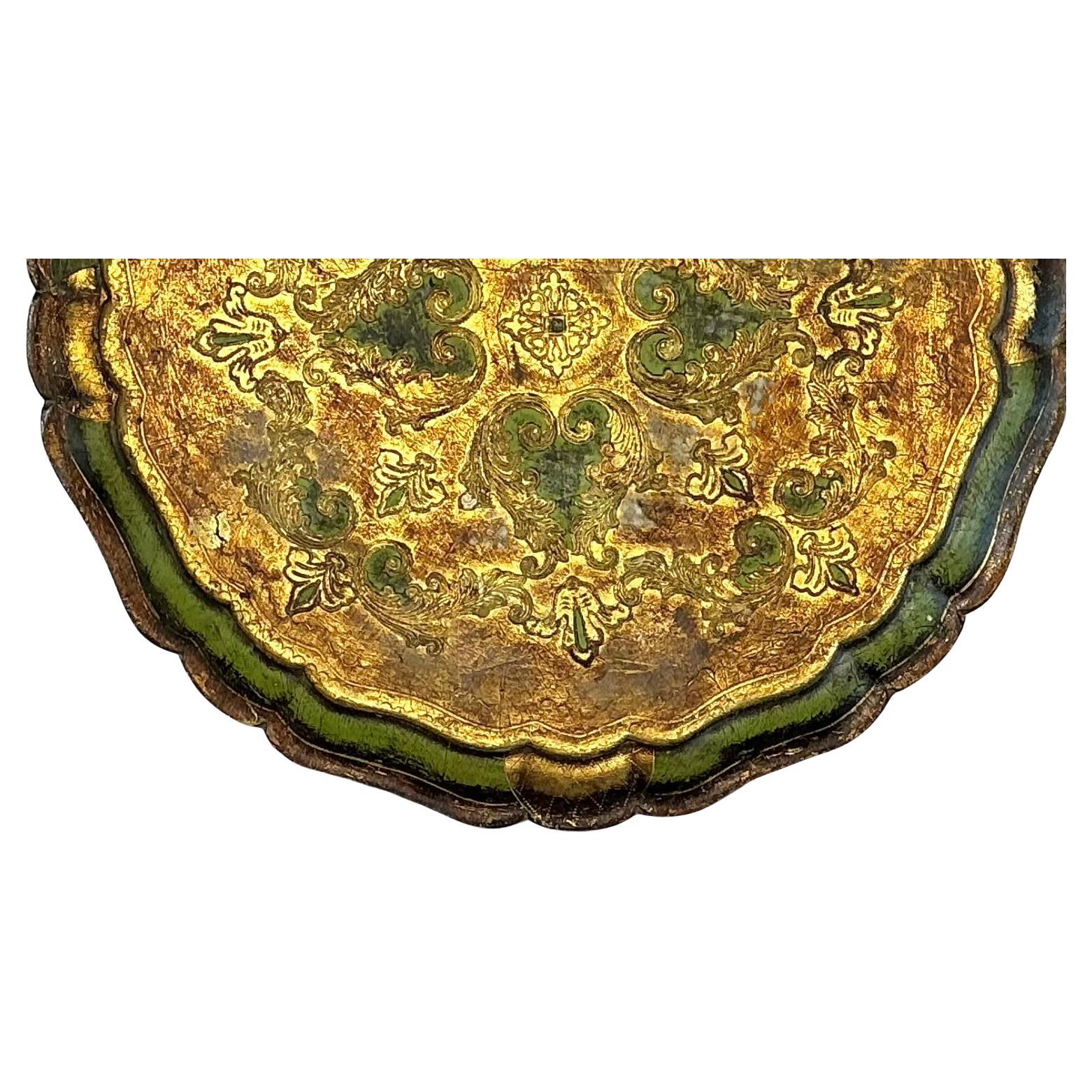 20th Century Large Italian Florentine Giltwood Decorative Tray For Sale