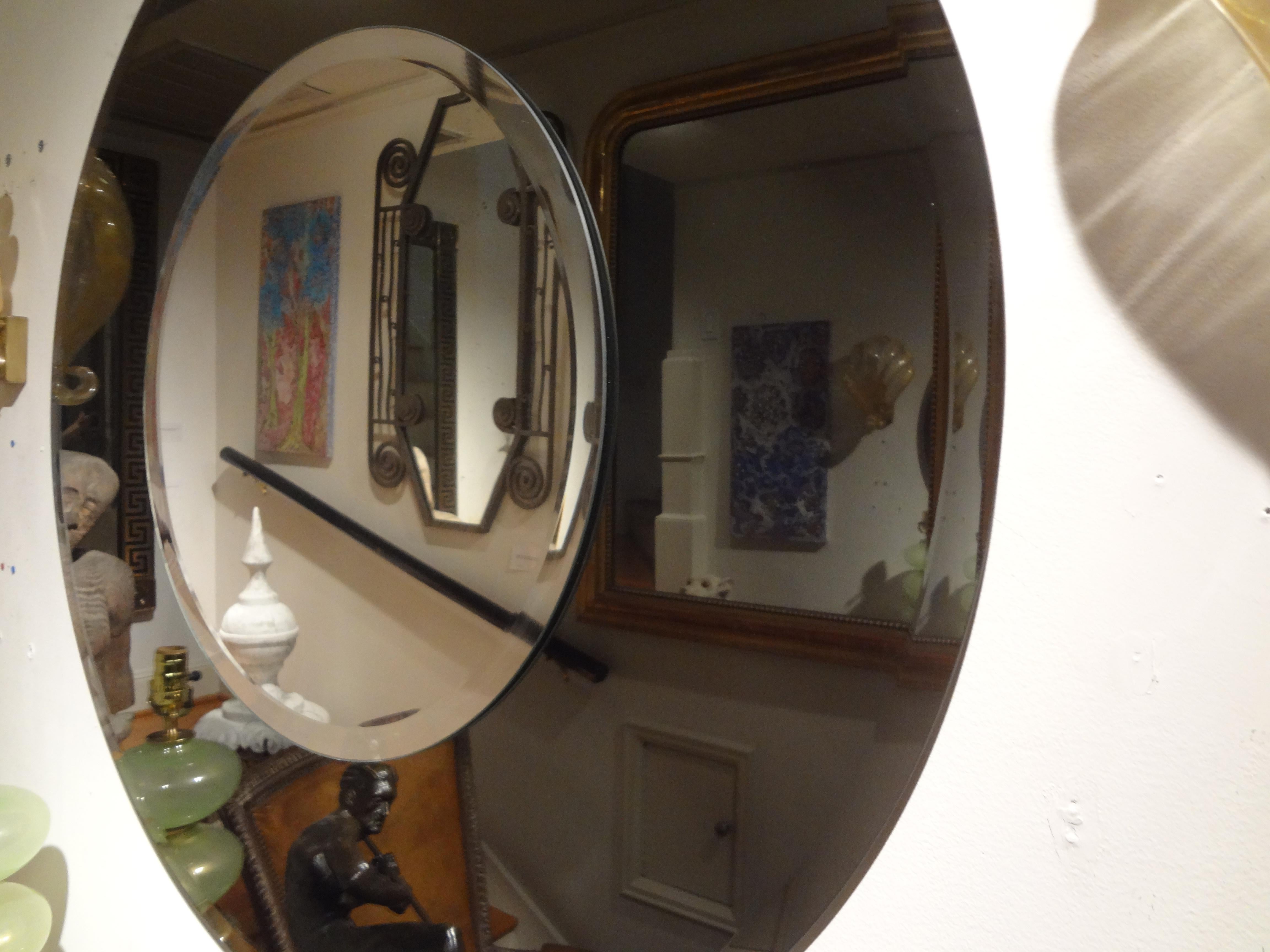 Large Italian Fontana Arte Style Round Beveled Mirror In Good Condition For Sale In Houston, TX