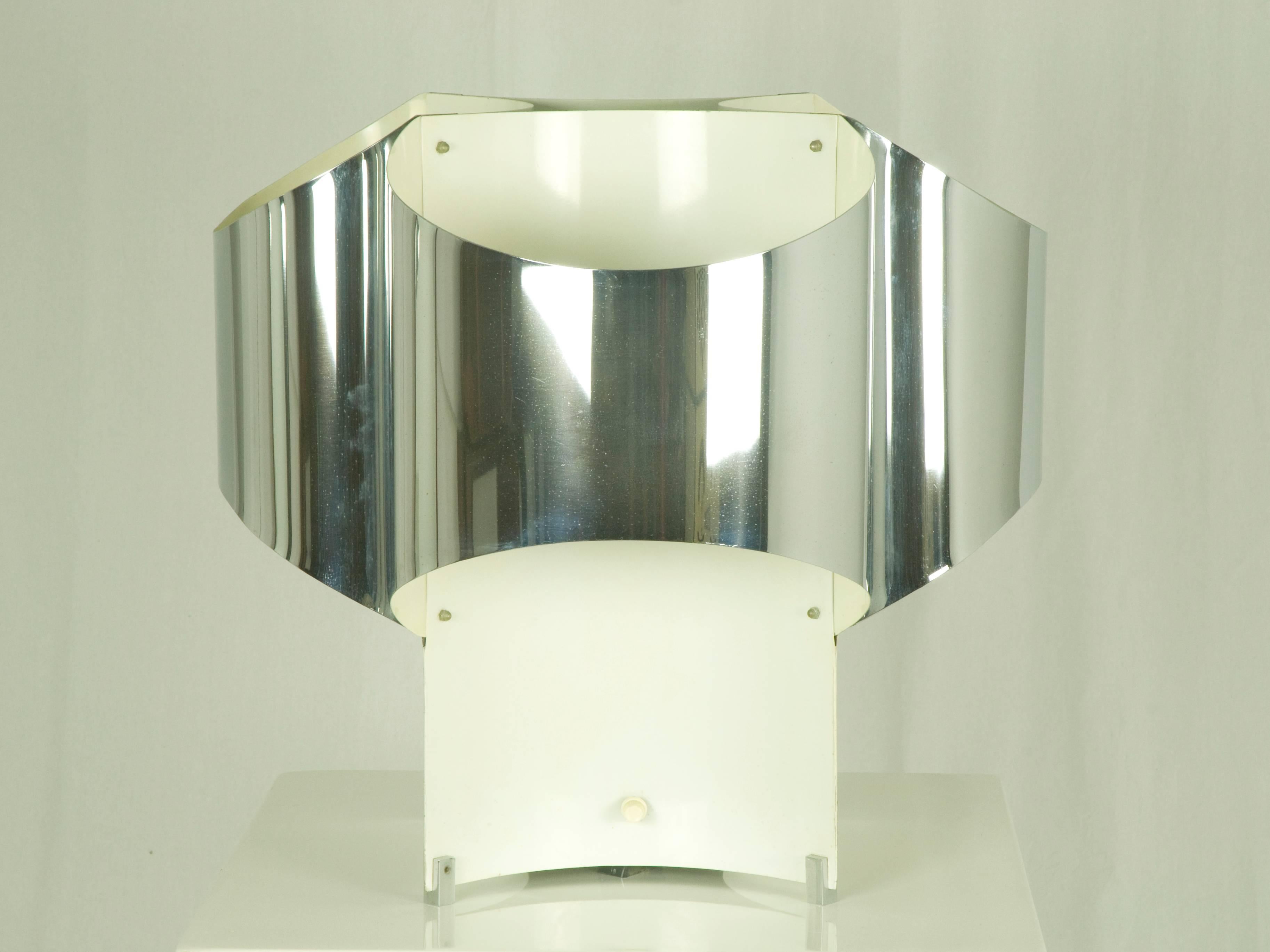 Mid-20th Century Large Italian Four-Light Chromed and Painted Metal Table Lamp For Sale